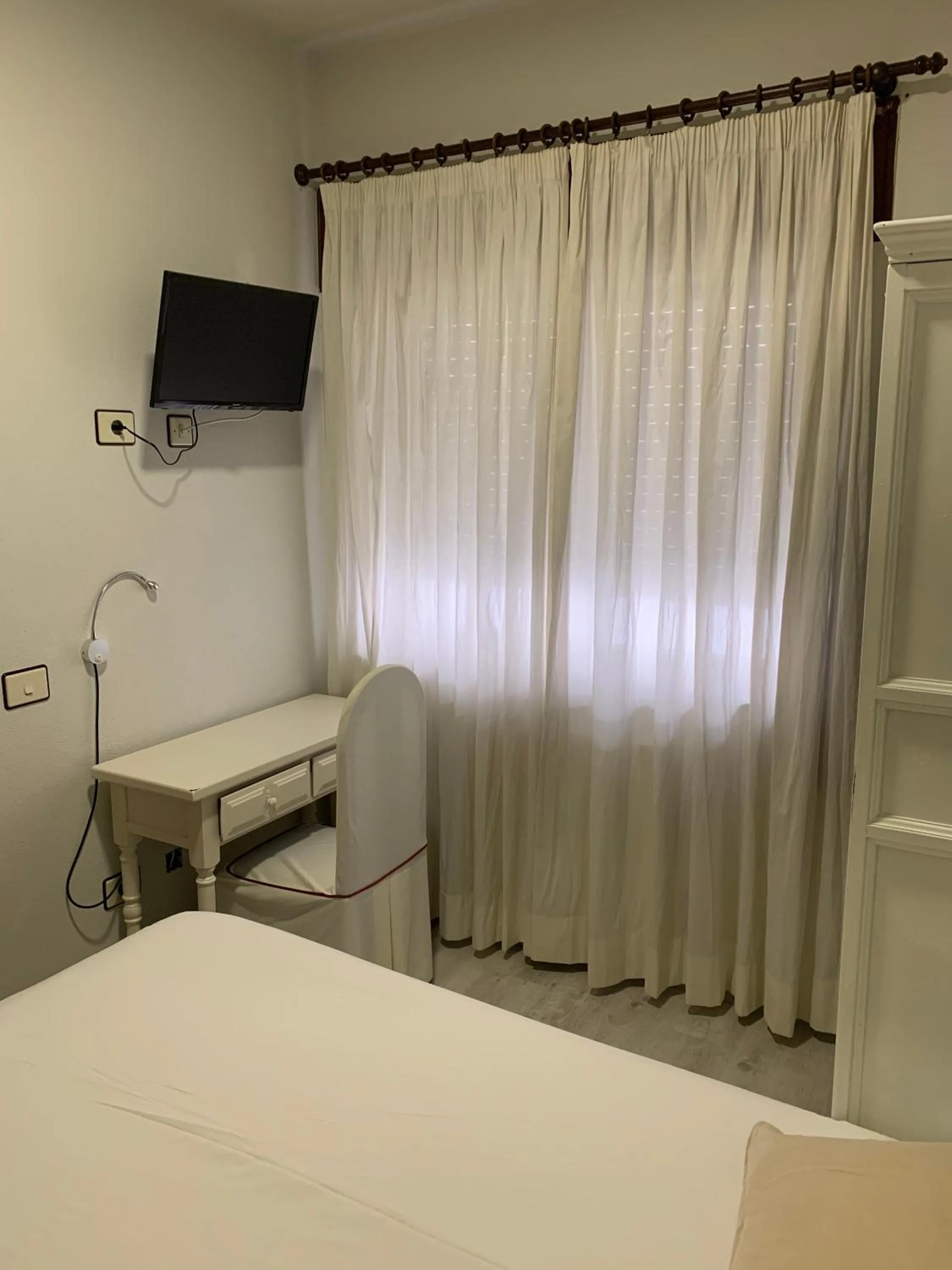 Bedroom, Bed in Hotel Los Olmos