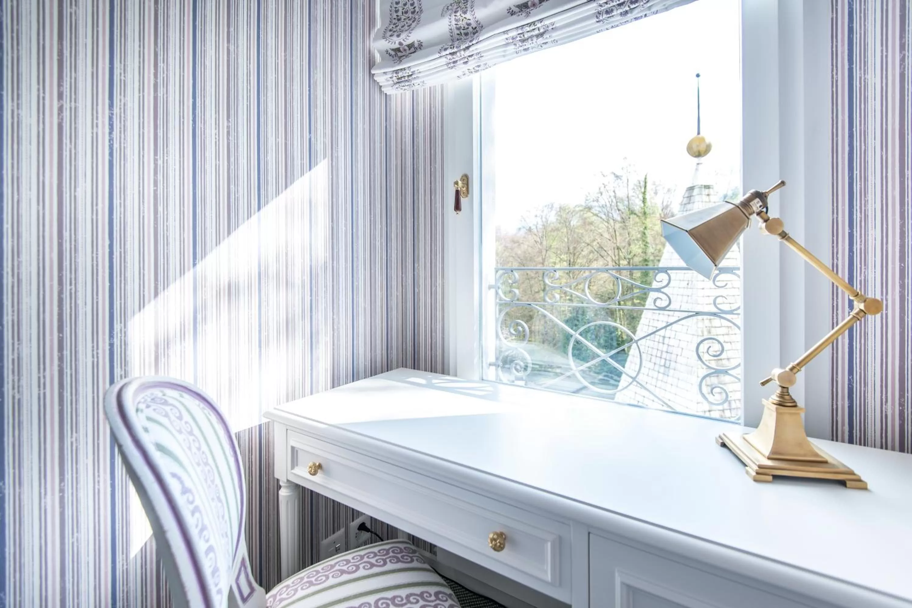 Seating area, Bed in Château Gütsch