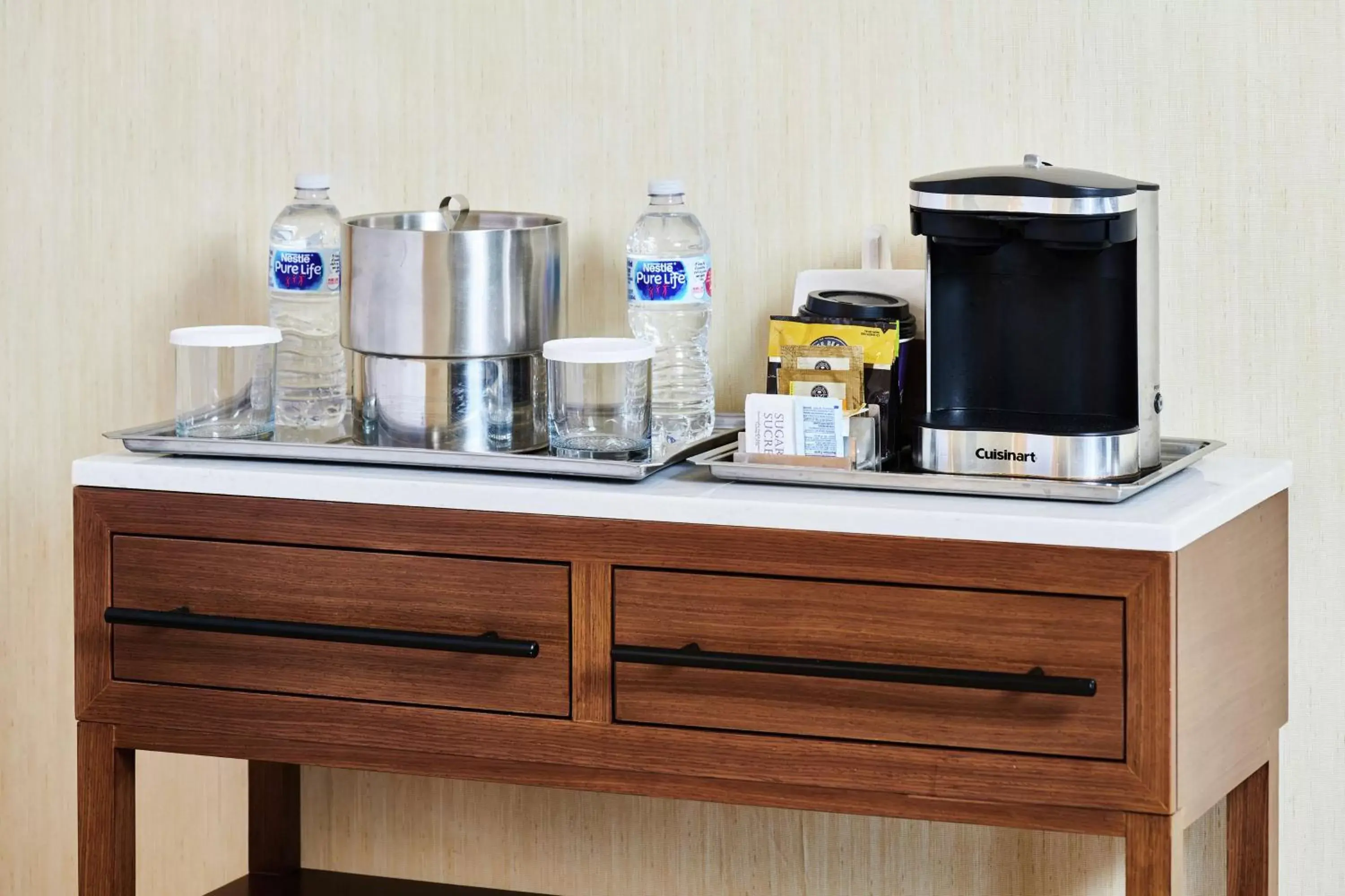 Double Room with Two Double Beds with Bath Tub - Disability Access/ Non-Smoking in DoubleTree by Hilton Hotel Salt Lake City Airport Double Room with Two Double Beds with Bath Tub - Disability Access/ Non-Smoking in DoubleTree by Hilton Hotel Salt Lake City Airport