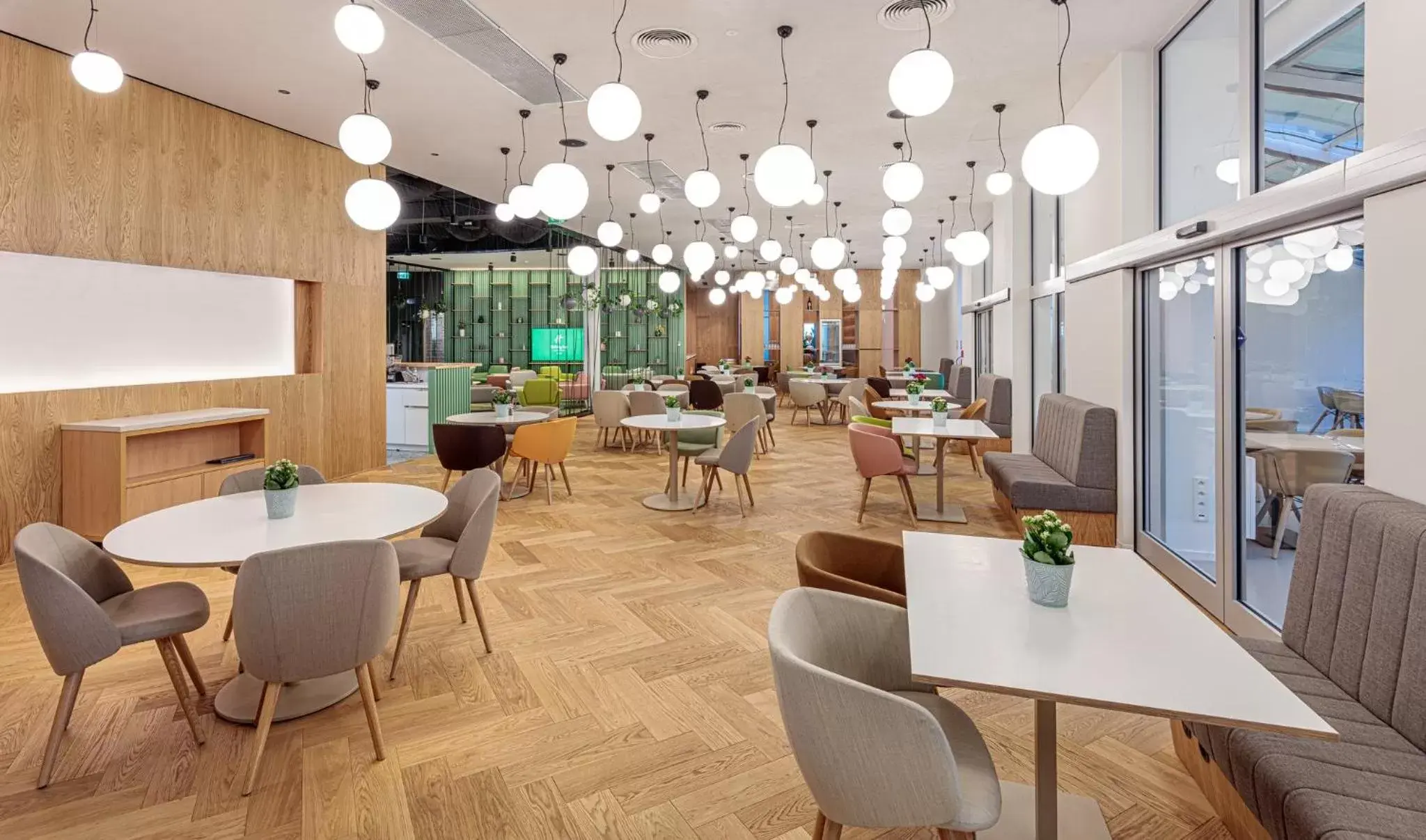 Restaurant/places to eat, Lounge/Bar in Holiday Inn Prague, an IHG Hotel