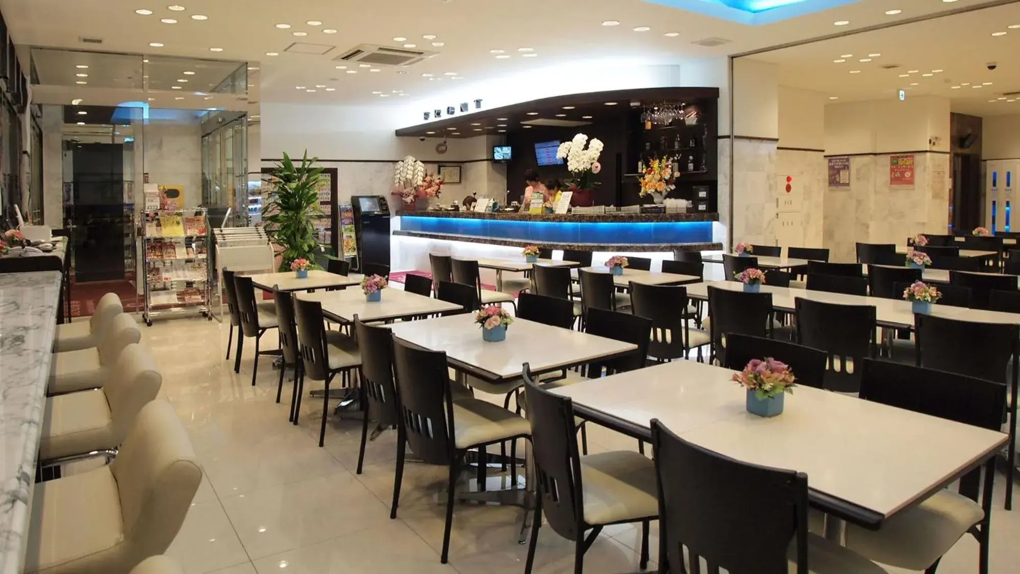 Lobby or reception, Restaurant/Places to Eat in Toyoko Inn Tokyo Akiba Asakusabashi-eki Higashi-guchi