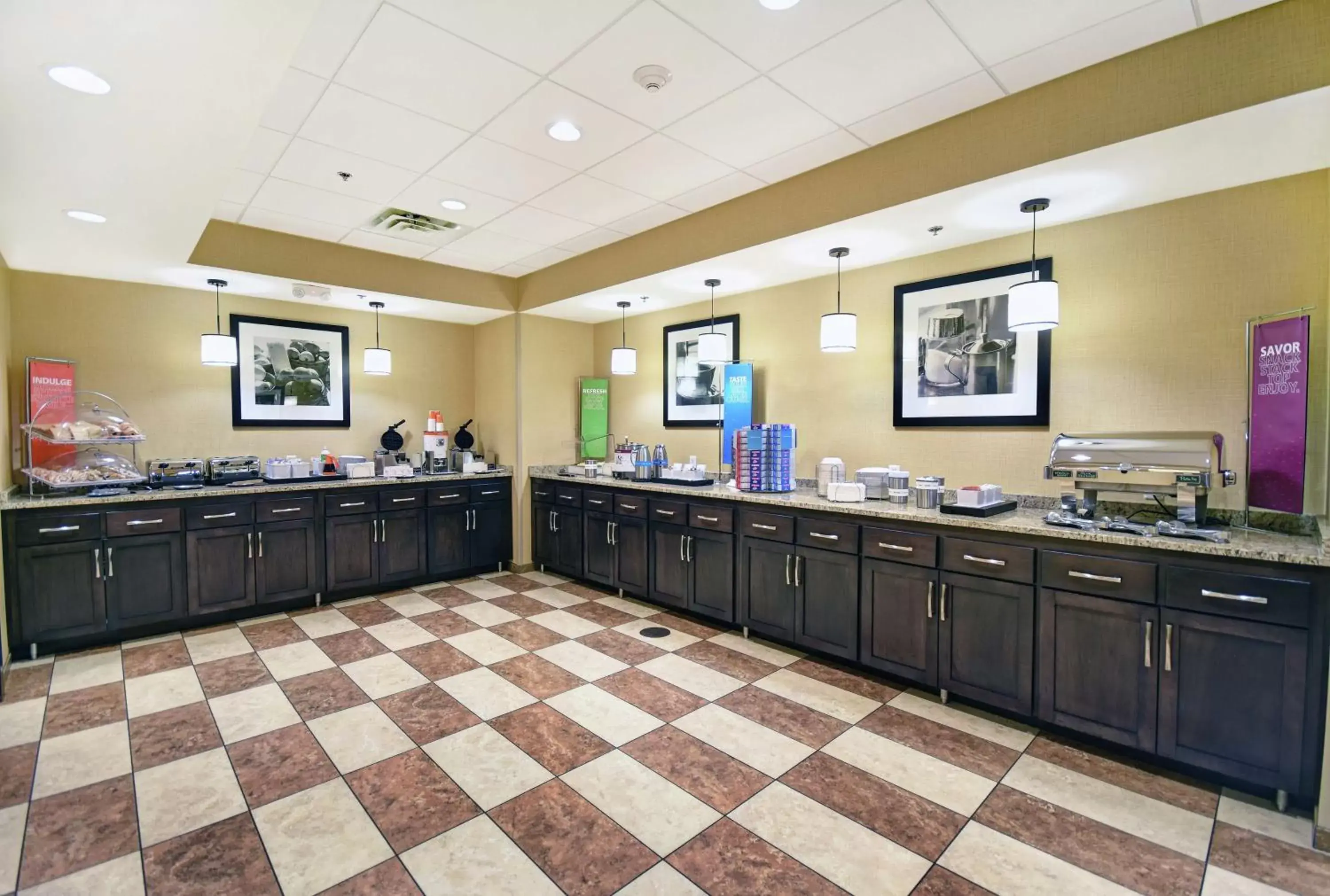 Dining area, Restaurant/Places to Eat in Hampton Inn & Suites Milwaukee/Franklin