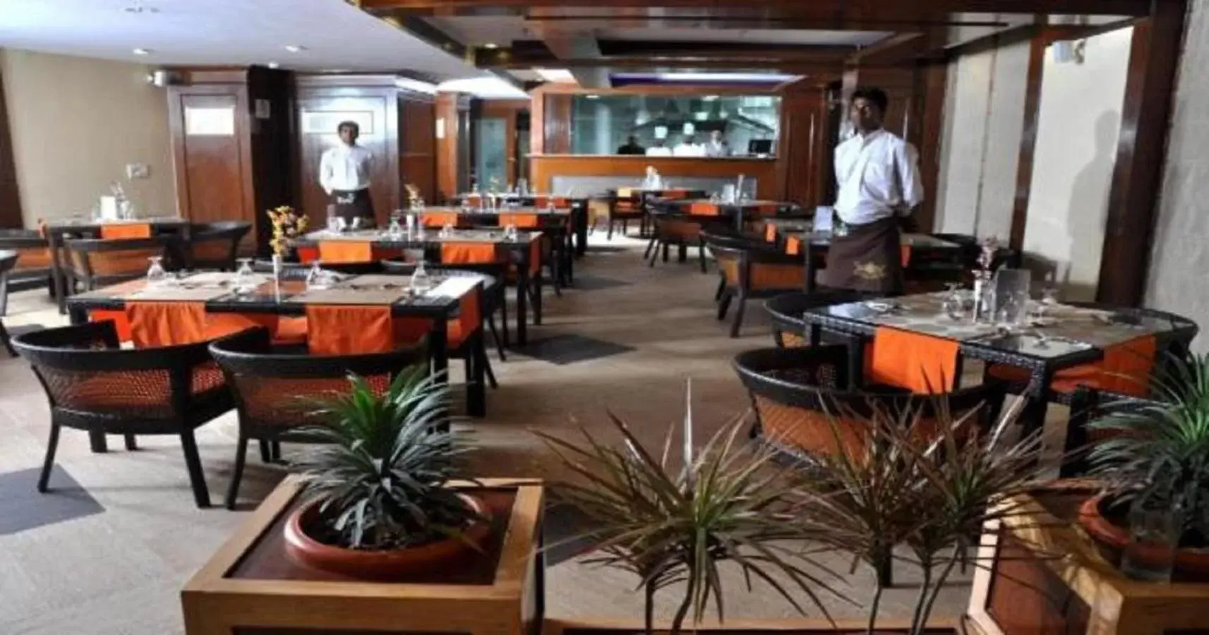 Restaurant/Places to Eat in Le Lac Sarovar Portico- Ranchi