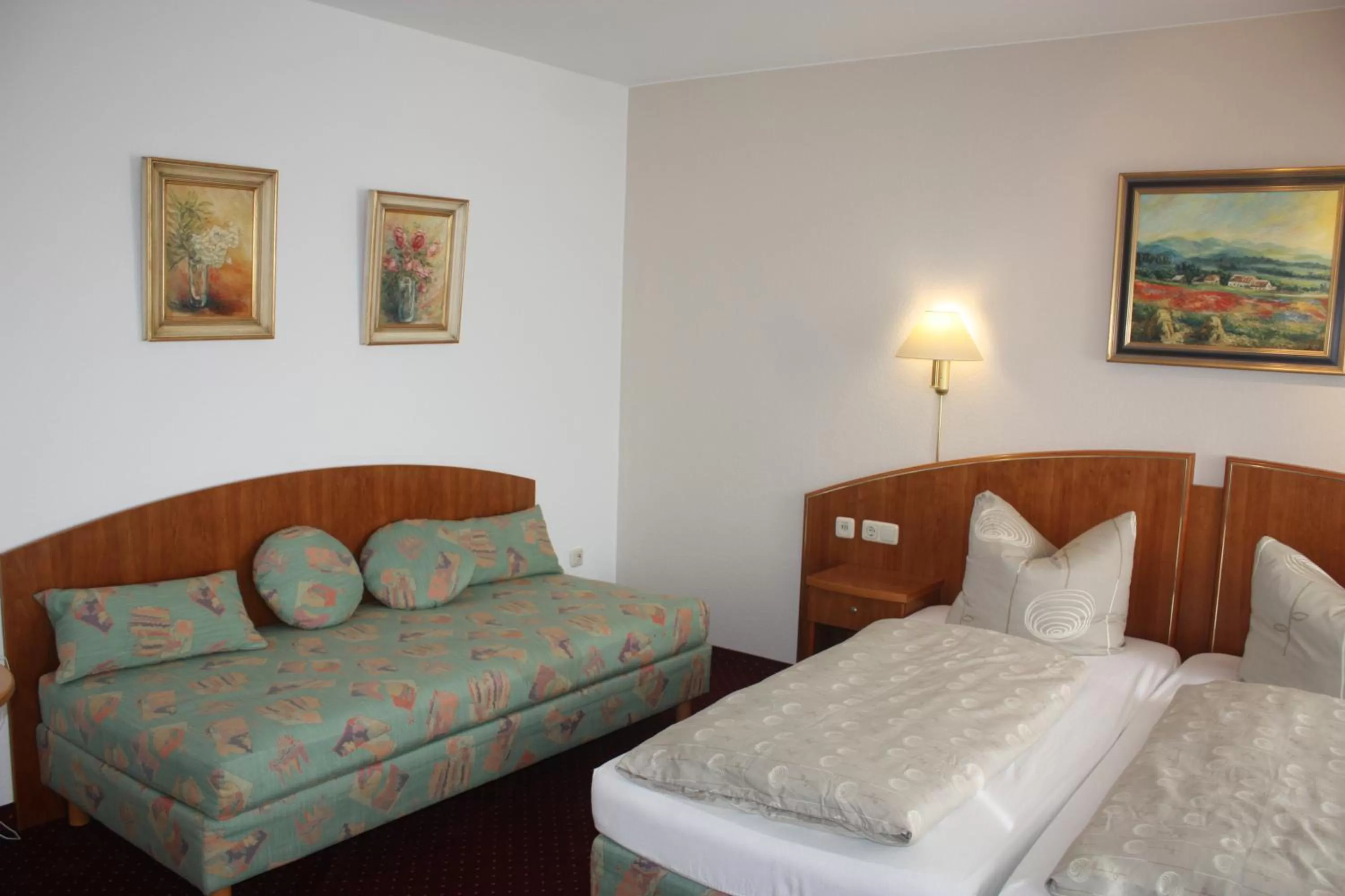 Bedroom, Bed in Landhotel Garni am Mühlenwörth