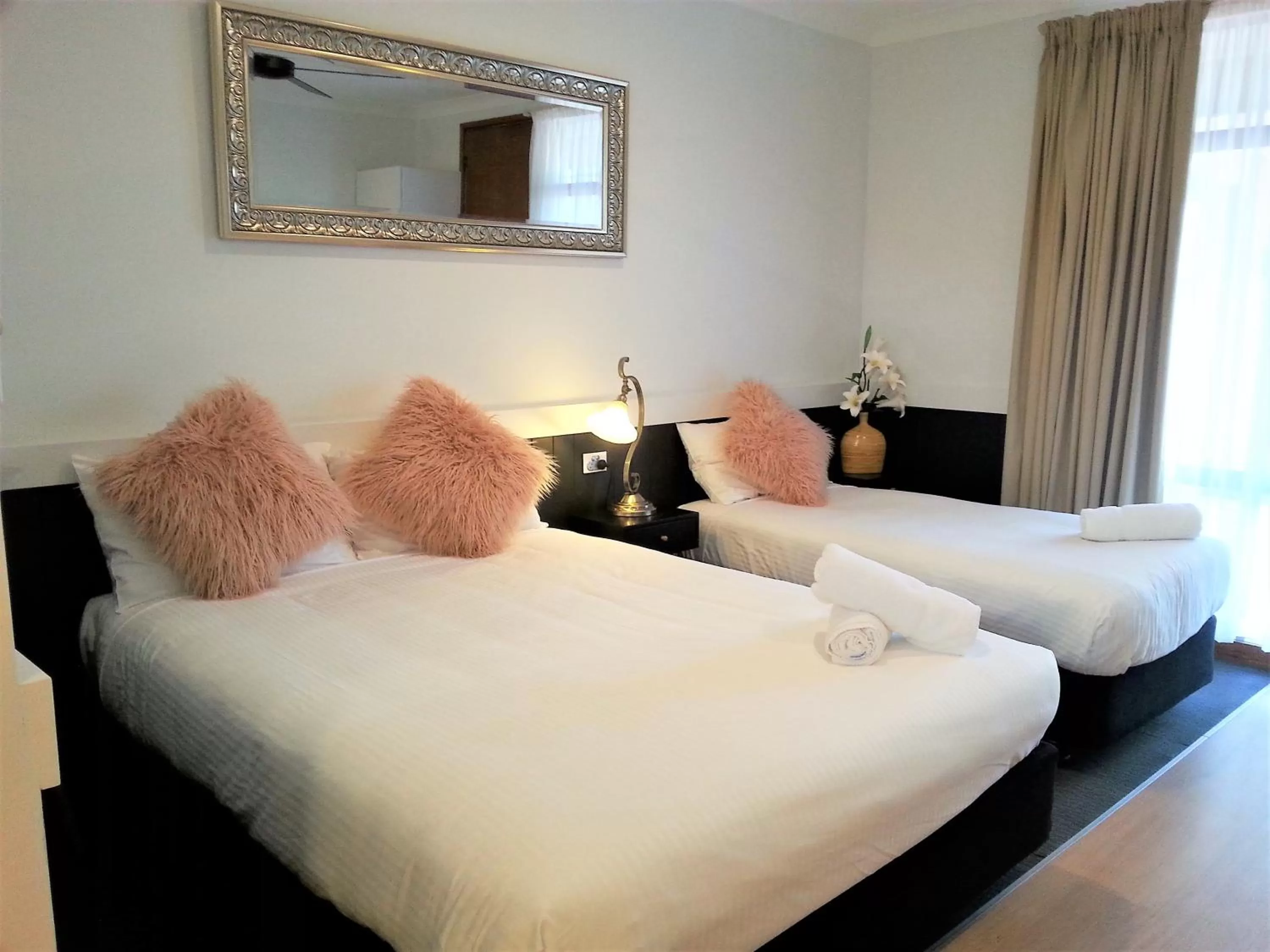 Bed in Kurri Motor Inn