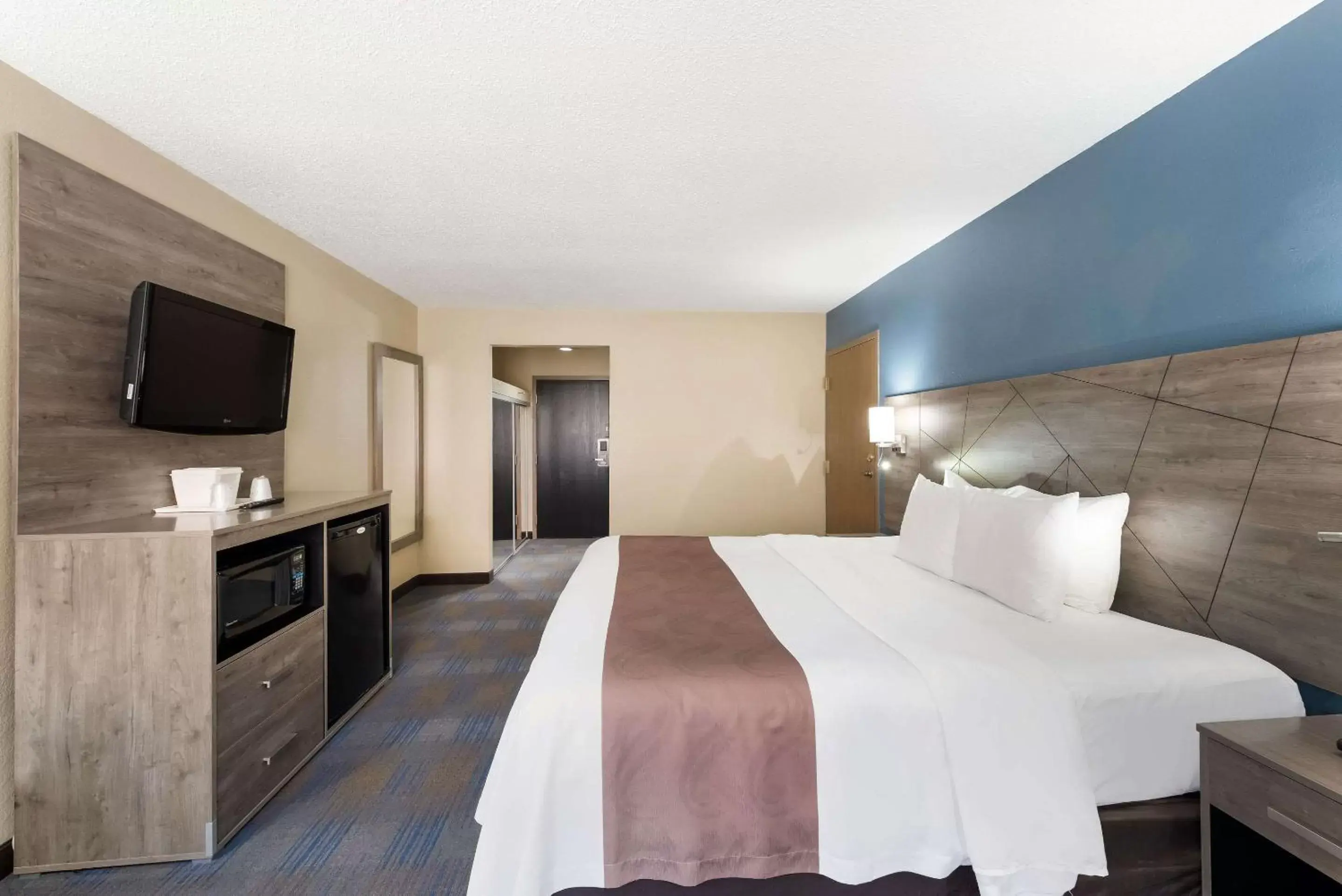 Bedroom, Bed in Quality Inn Upper Sandusky Bedroom, Bed in Quality Inn Upper Sandusky