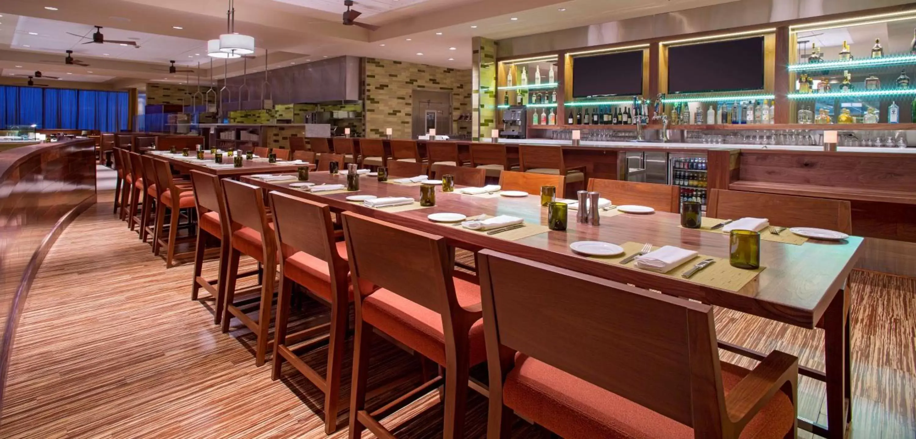 Lounge or bar, Restaurant/Places to Eat in Hyatt Regency Orlando International Airport Hotel