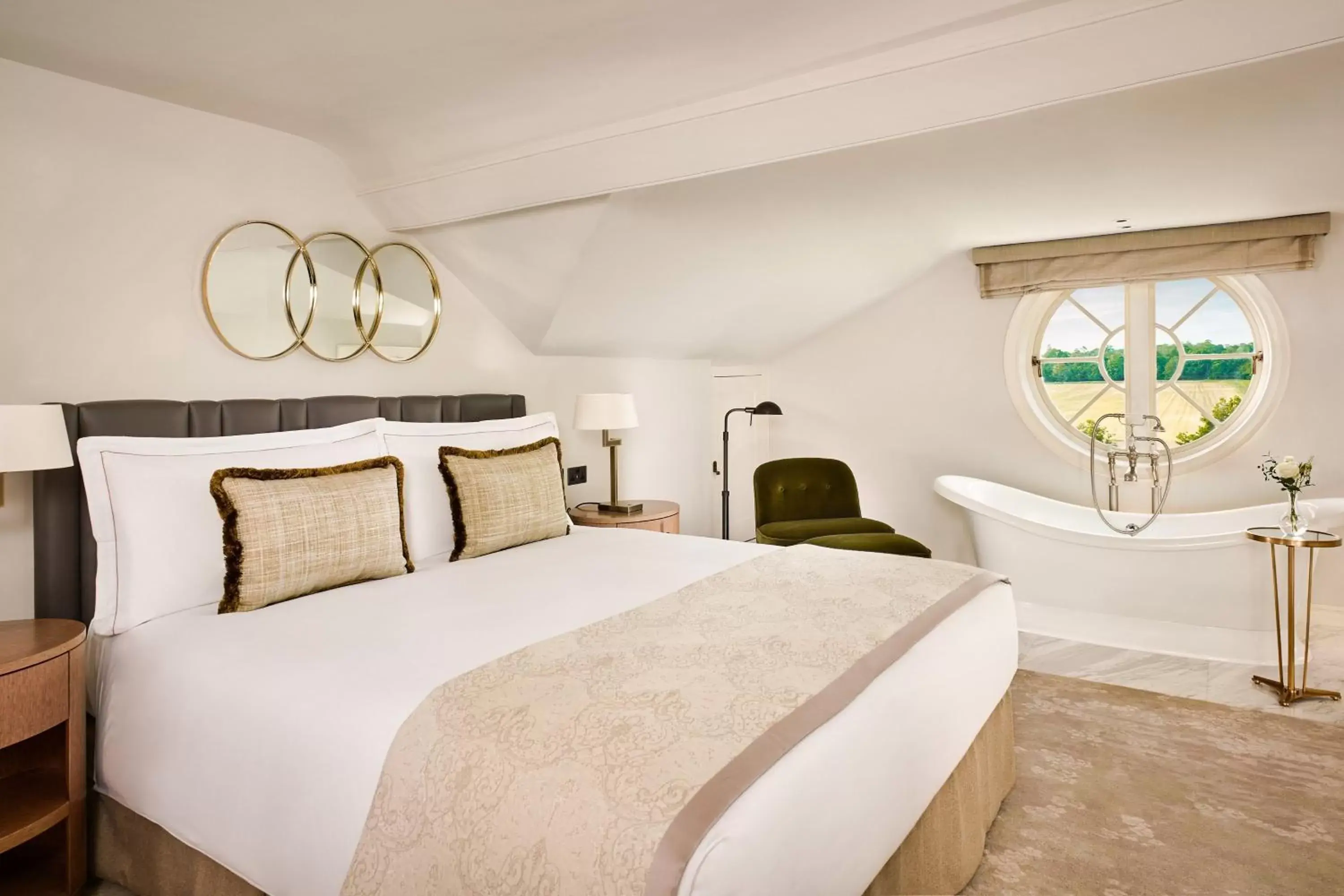 Bedroom, Bed in The Langley, a Luxury Collection Hotel, Buckinghamshire