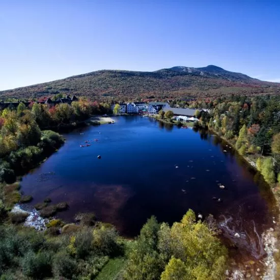 Lake view in Snowy Owl Inn