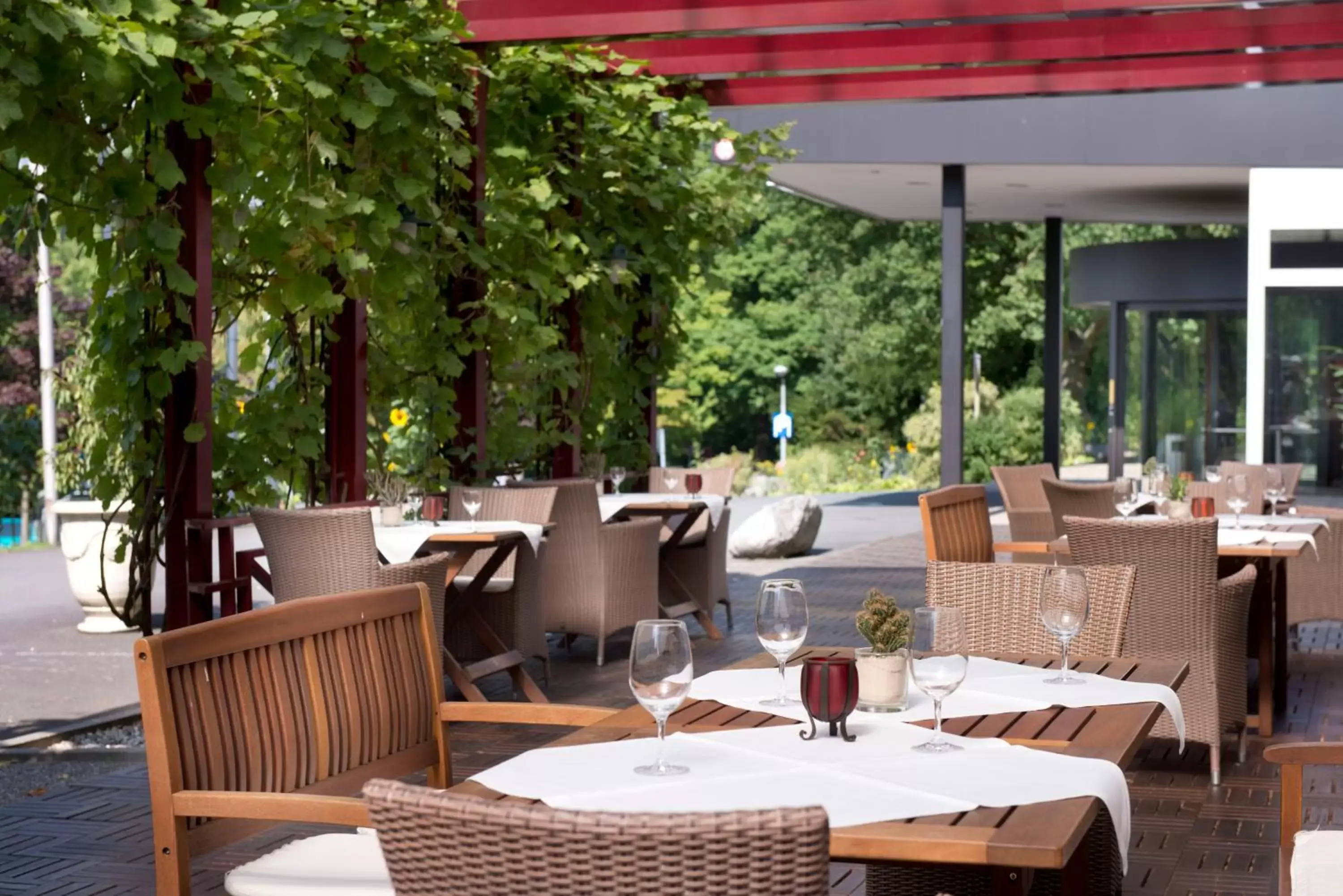 Balcony/Terrace, Restaurant/Places to Eat in Wyndham Garden Lahnstein Koblenz