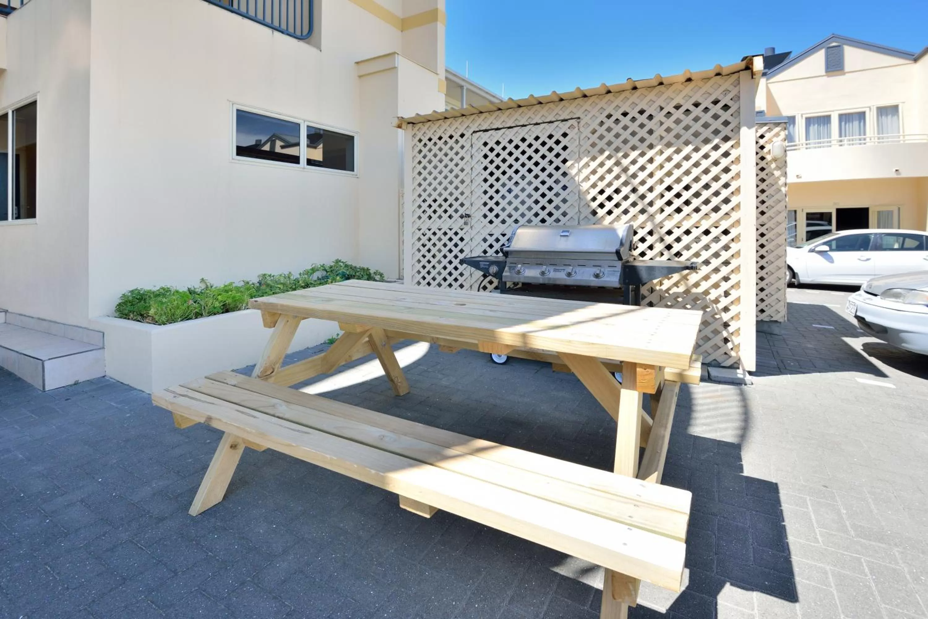 Decorative detail in Shoreline Motel