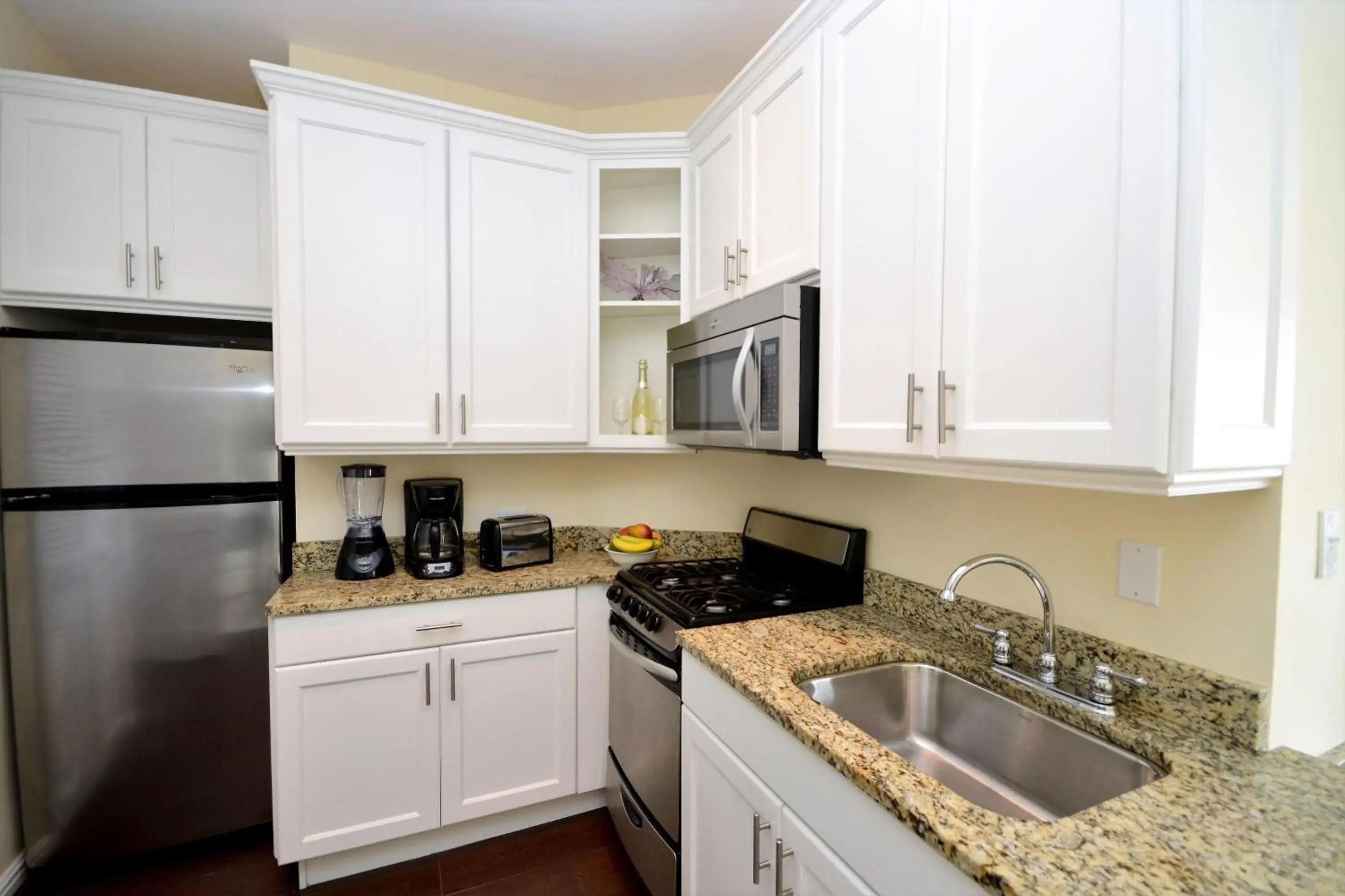 Kitchen or kitchenette in Sandyport Beach Resort