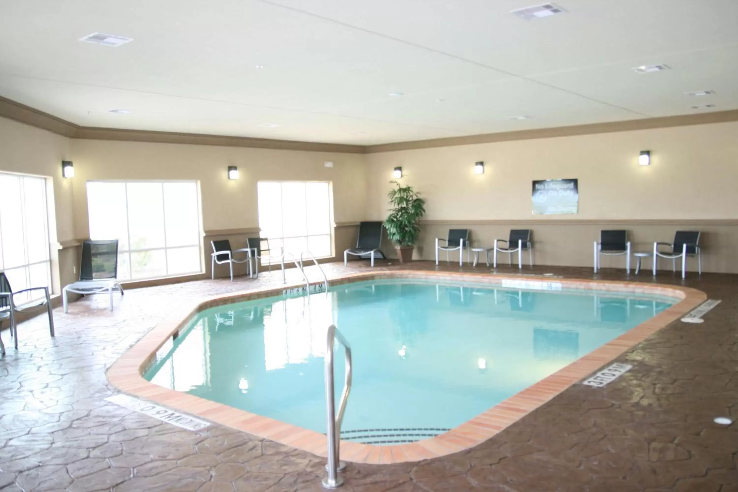 Pool view, Swimming Pool in Hampton Inn & Suites Cleburne