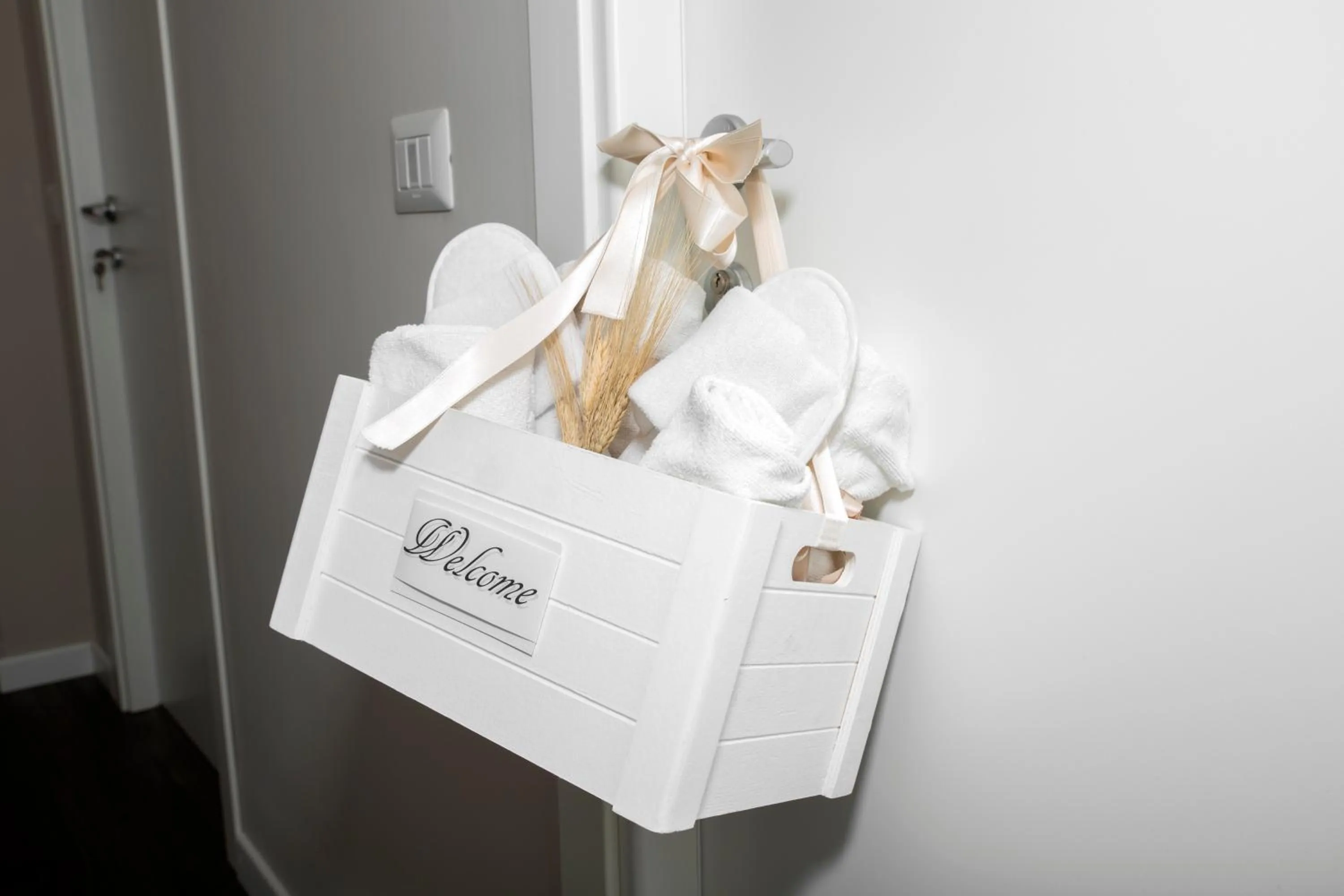 Decorative detail in Hanky Suite