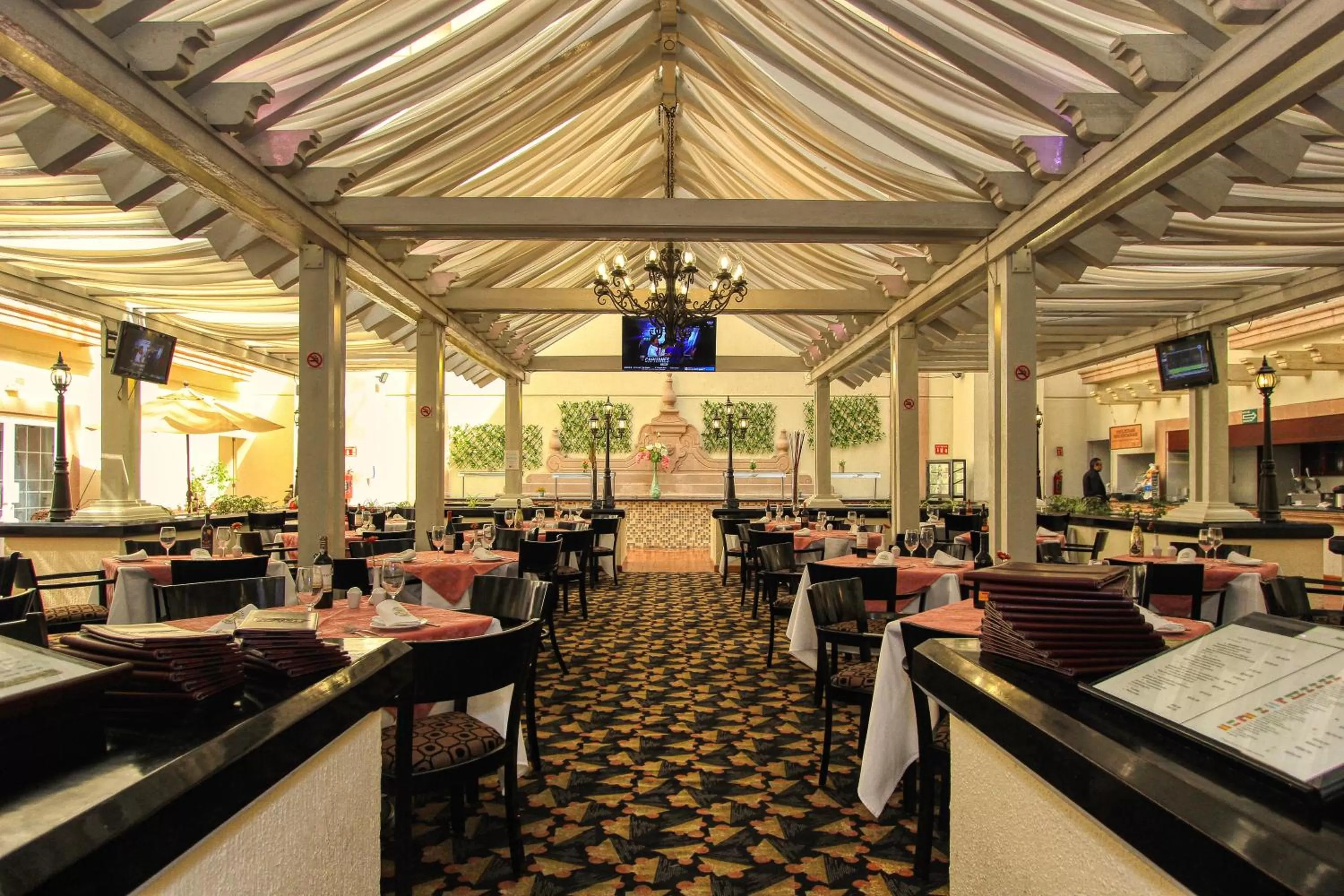 Restaurant/places to eat in Holiday Inn Leon by IHG