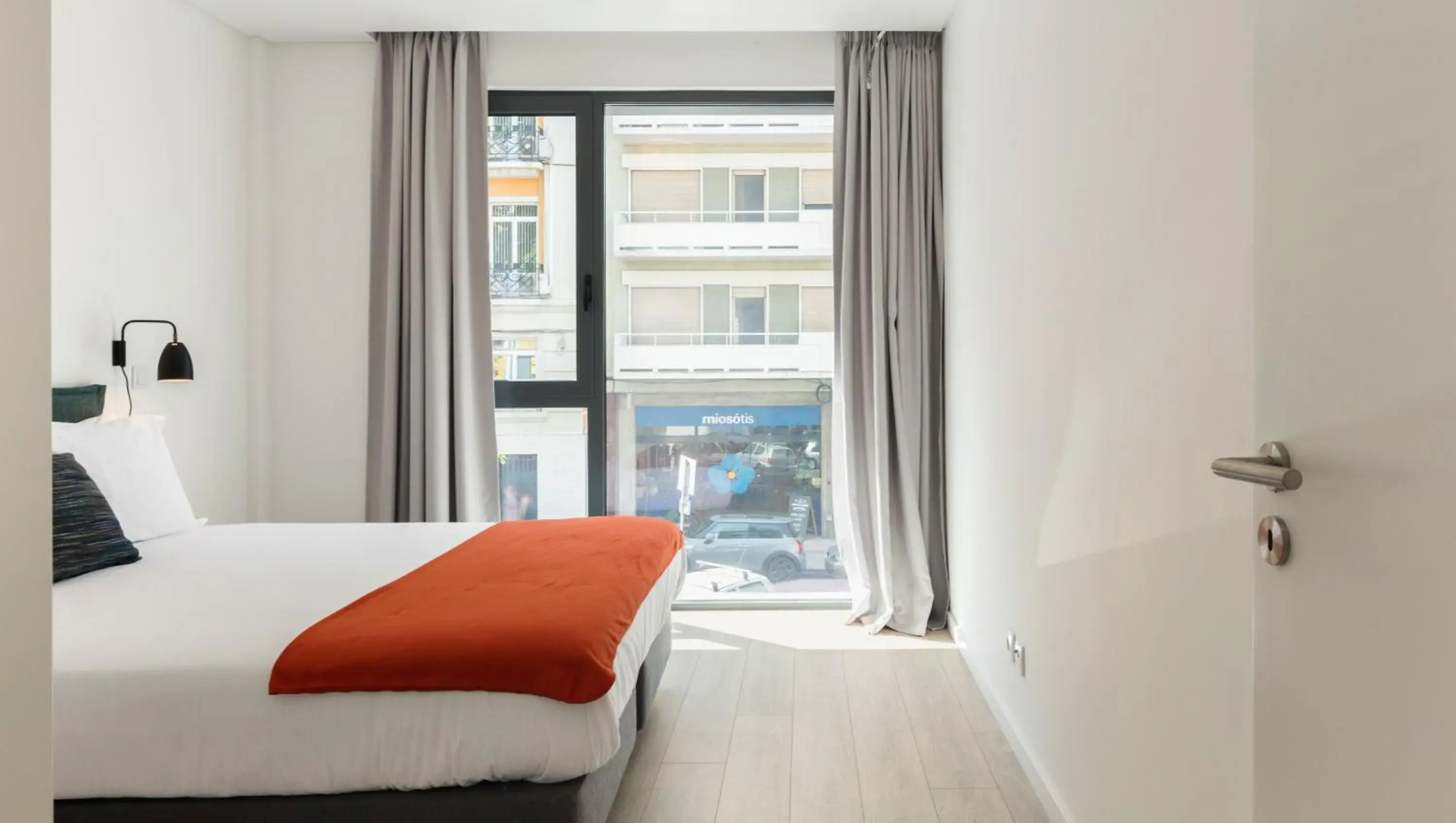 Bedroom, Bed in Lisbon Serviced Apartments - Parque