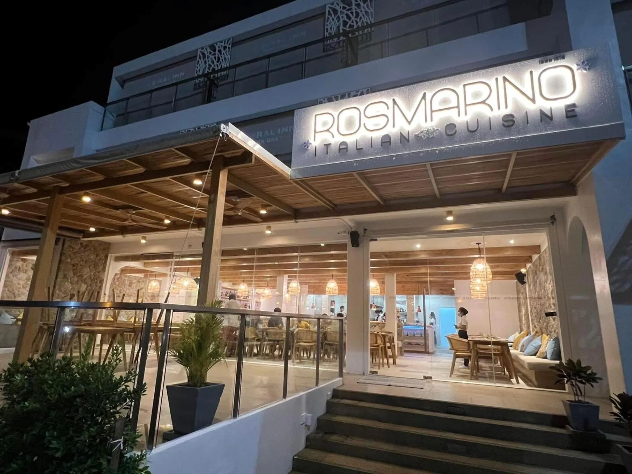 Restaurant/places to eat in Coral Inn