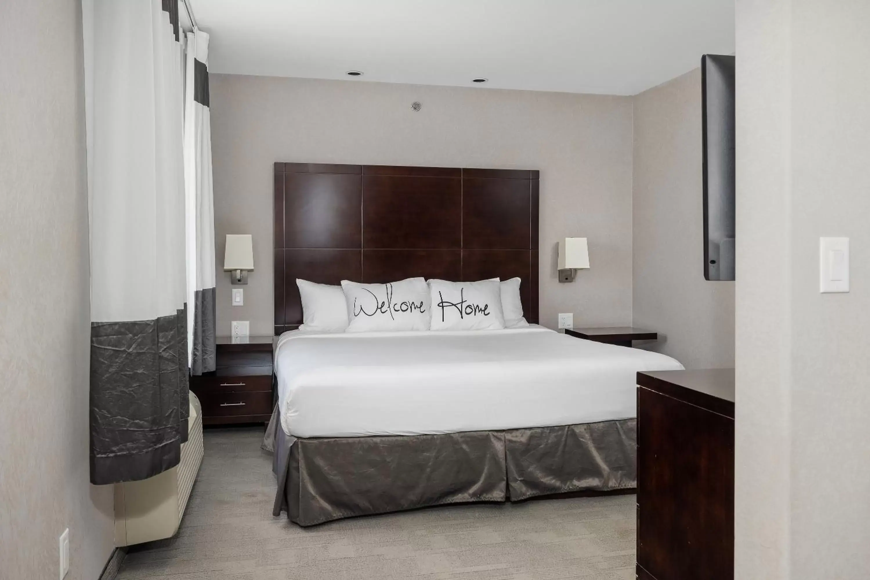 King Suite - Non-Smoking in Home Inn & Suites Yorkton King Suite - Non-Smoking in Home Inn & Suites Yorkton