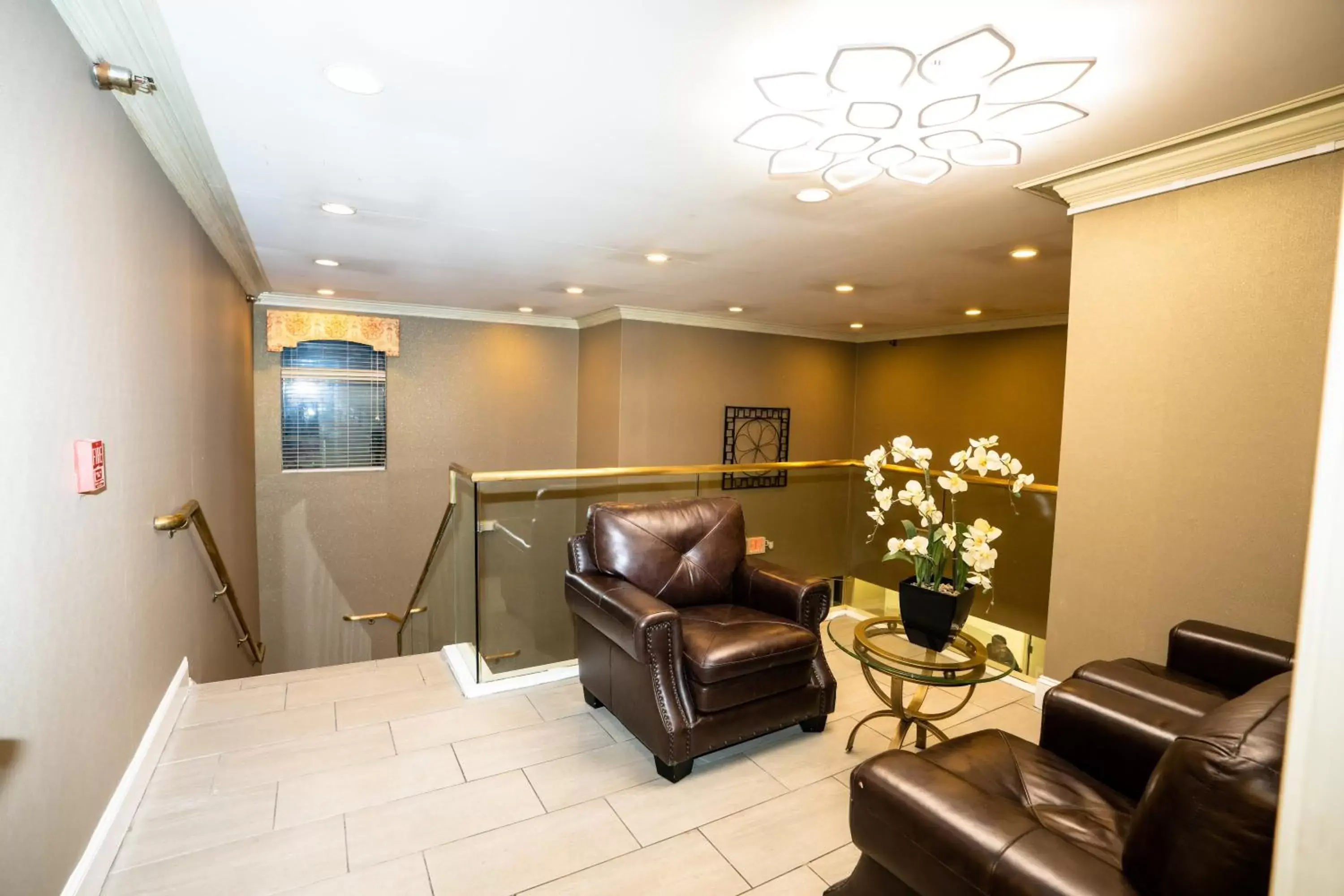 Seating area, Lobby/Reception in Econo Lodge