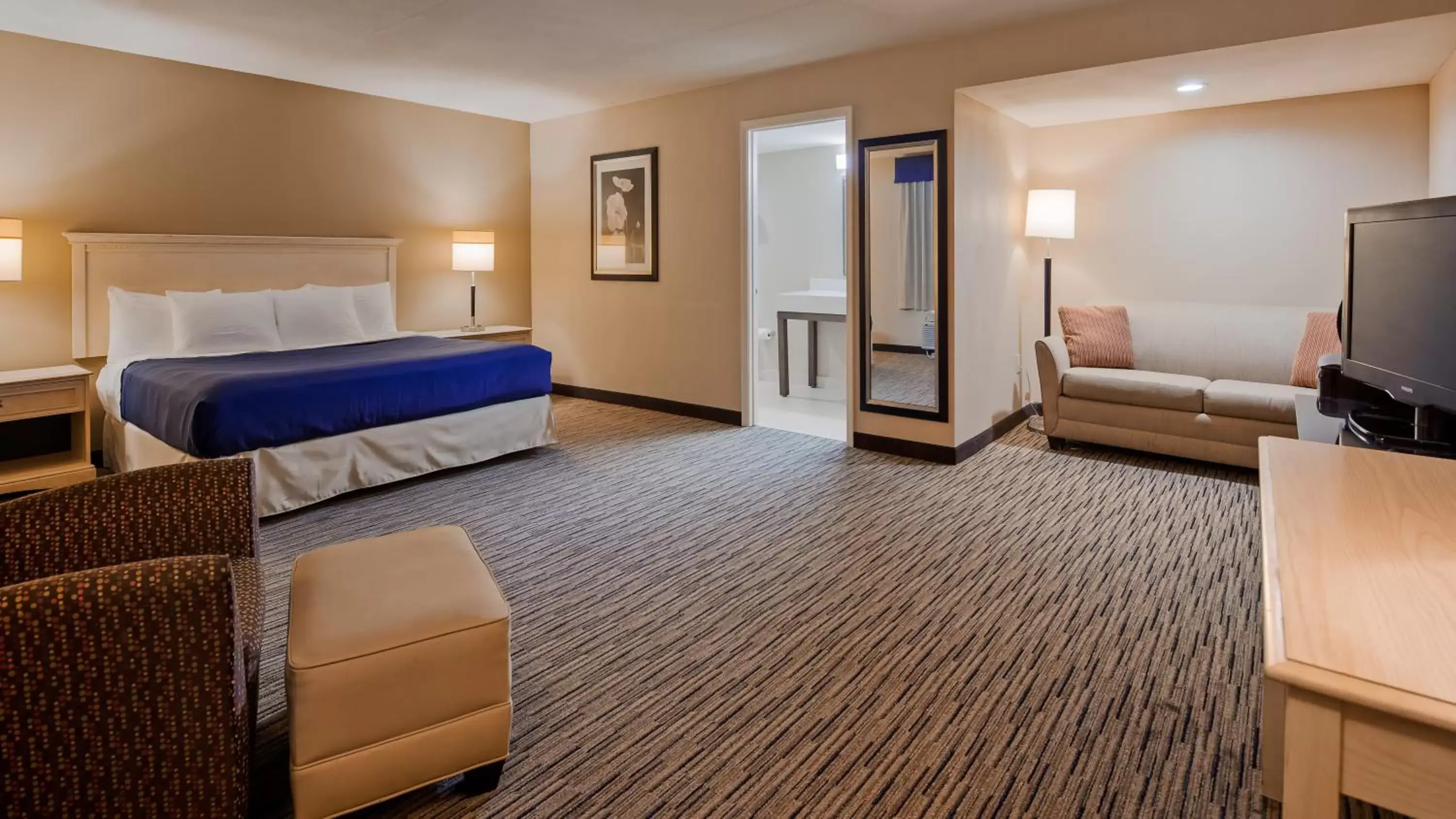 Bed in SureStay Hotel by Best Western Tupelo North