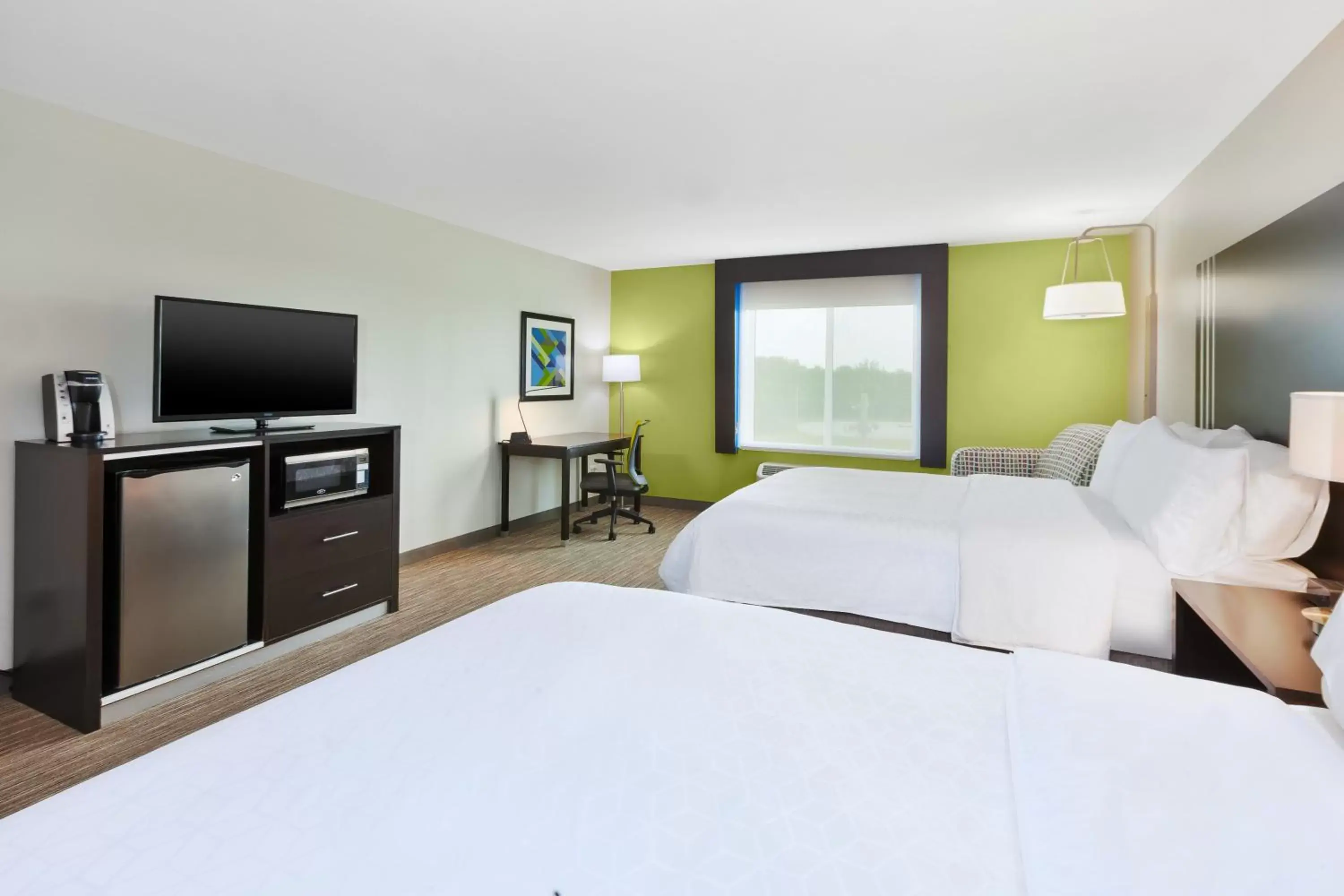 Bedroom, Bed in Holiday Inn Express & Suites - Effingham, an IHG Hotel