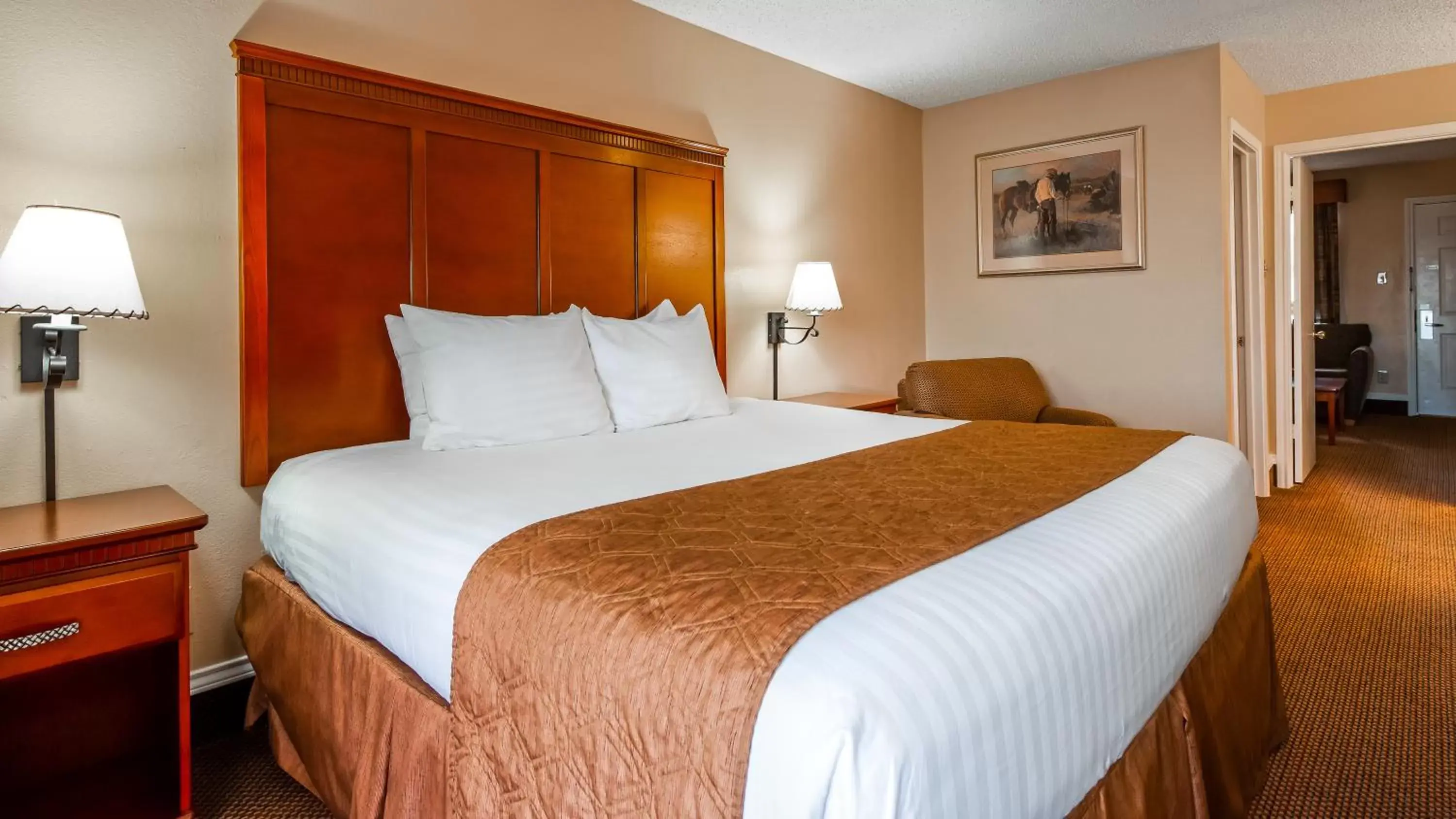 Bed in Best Western Trail Dust Inn & Suites