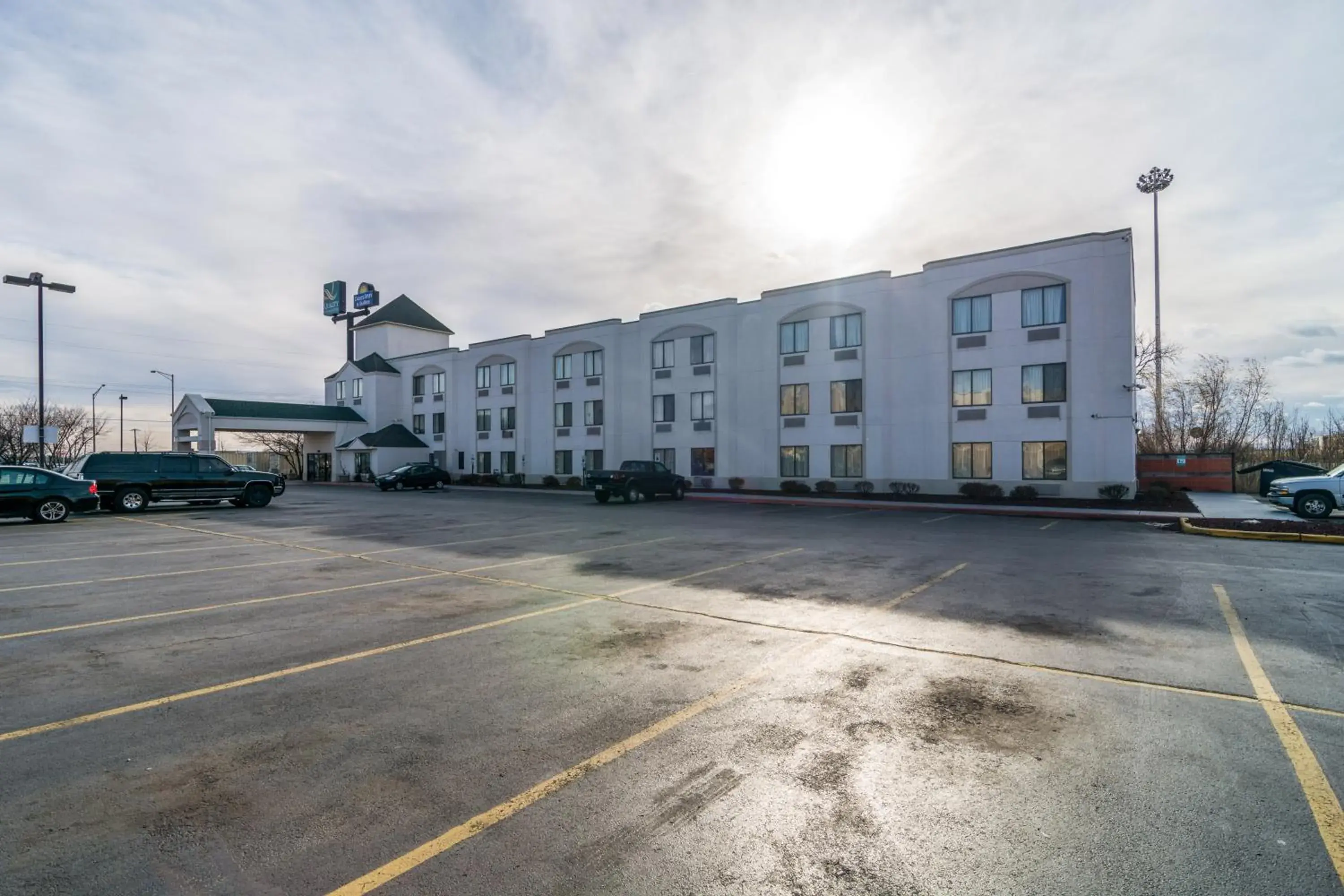 Facade/entrance, Property Building in Motel 6-Harvey, IL