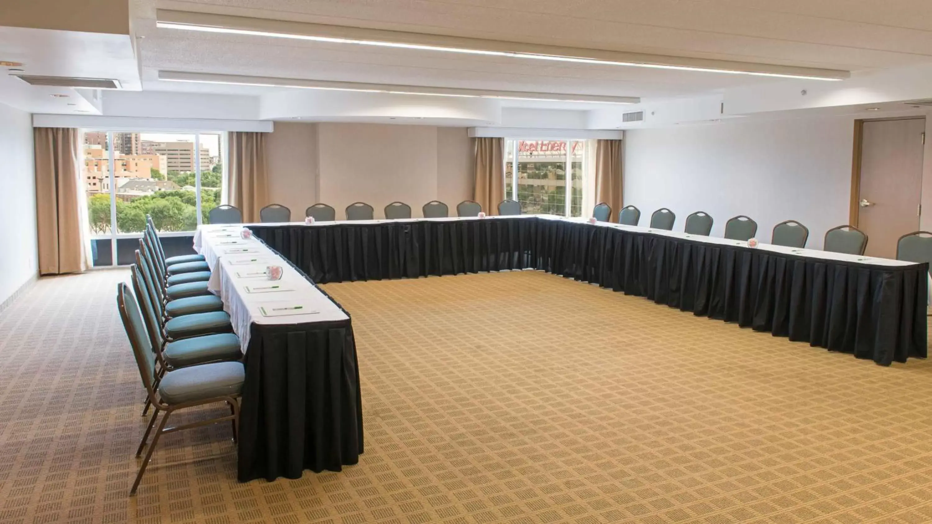 Meeting/conference room in Holiday Inn St. Paul Downtown, an IHG Hotel