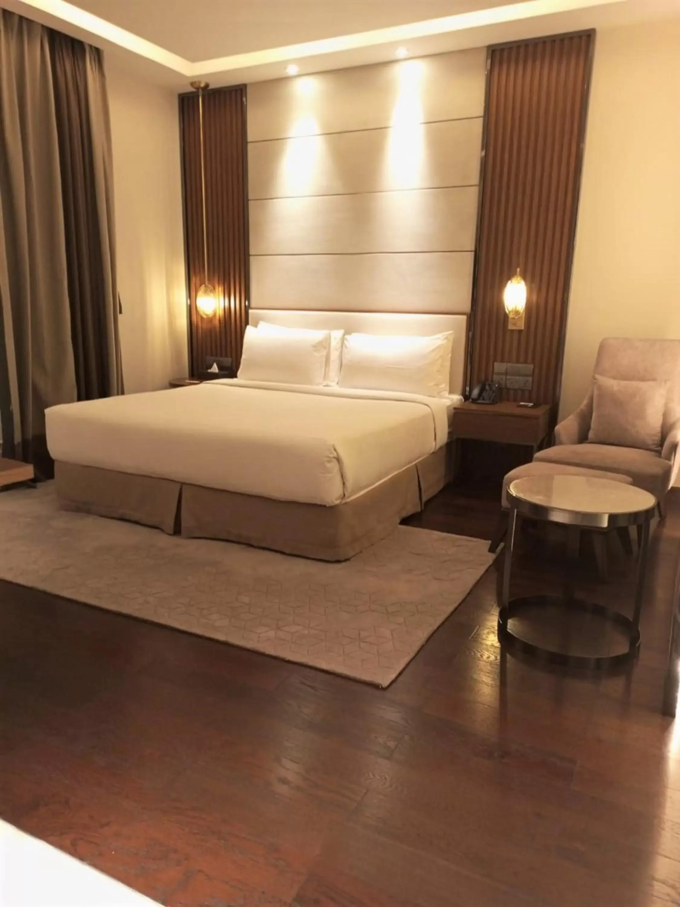 Bedroom, Bed in Best Western PLUS Runway Bedroom, Bed in Best Western PLUS Runway