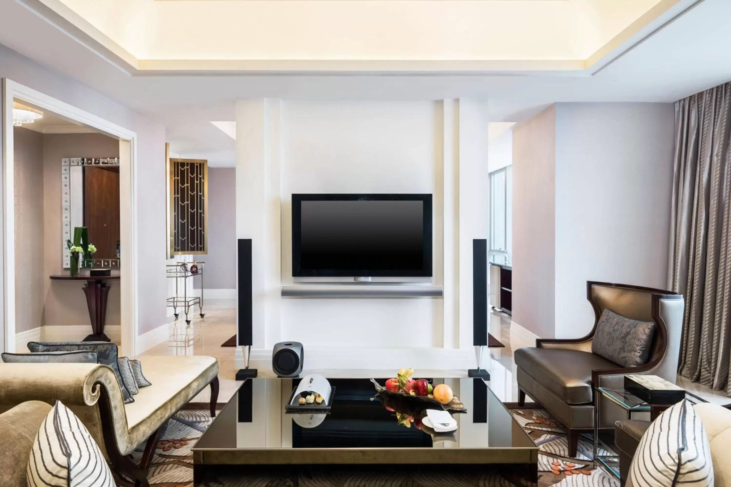 Photo of the whole room, TV/Entertainment Center in The St. Regis Chengdu