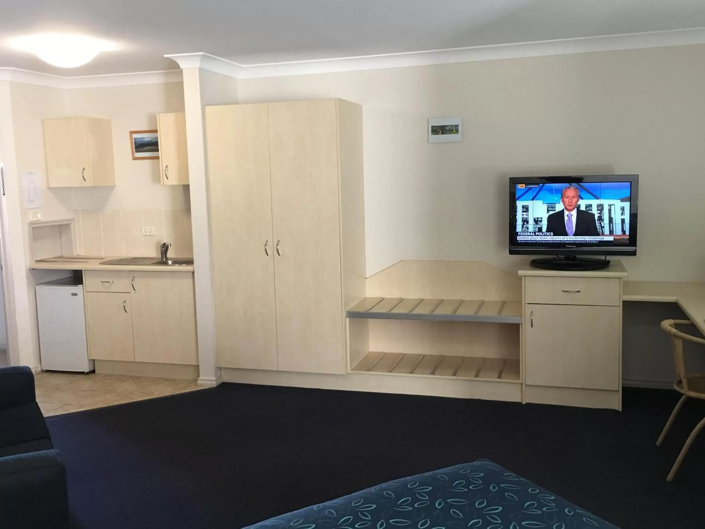 TV/Entertainment Center in Tuckerbox Motor Inn