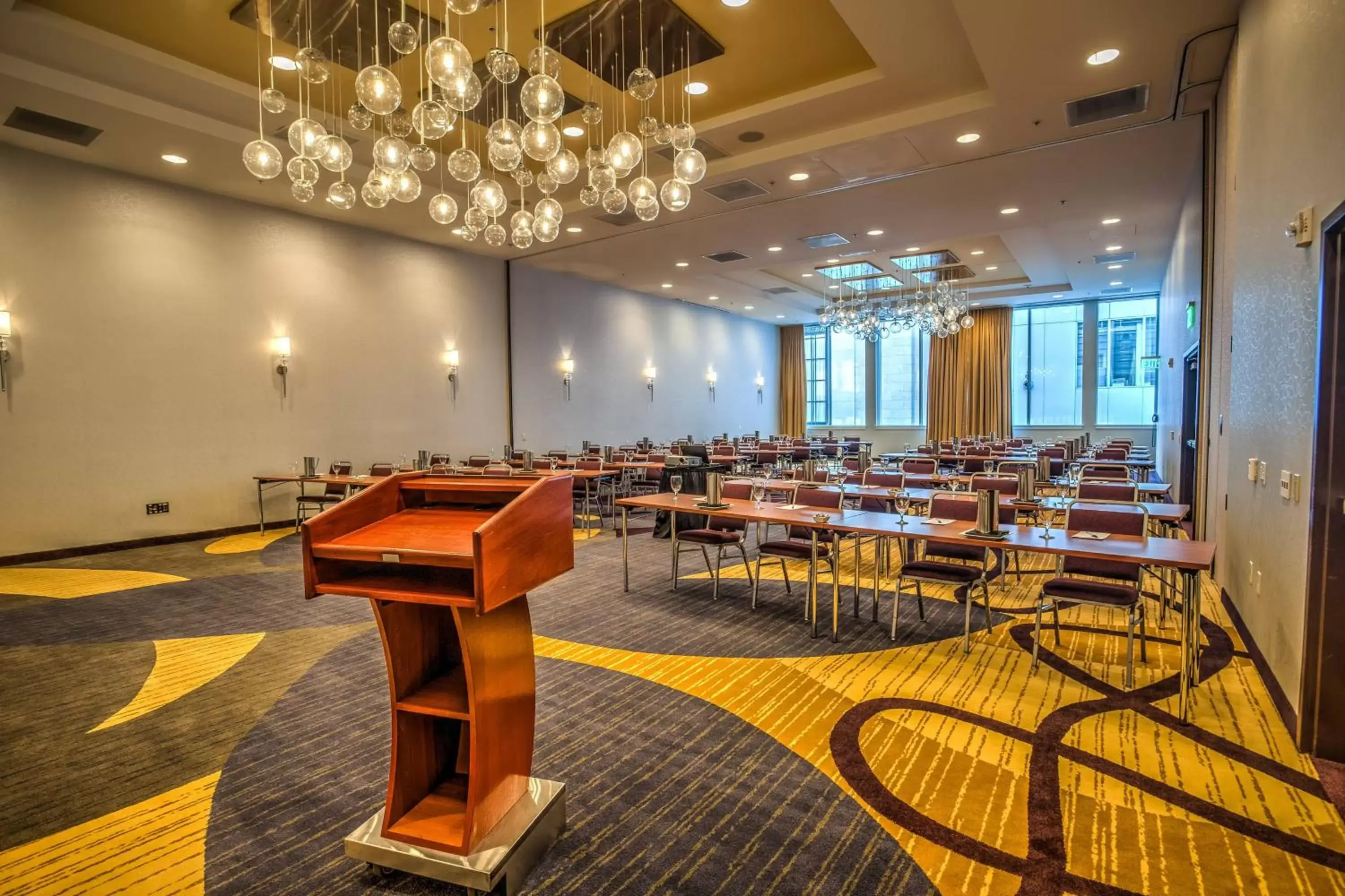 Meeting/conference room, Restaurant/Places to Eat in Courtyard by Marriott Portland City Center
