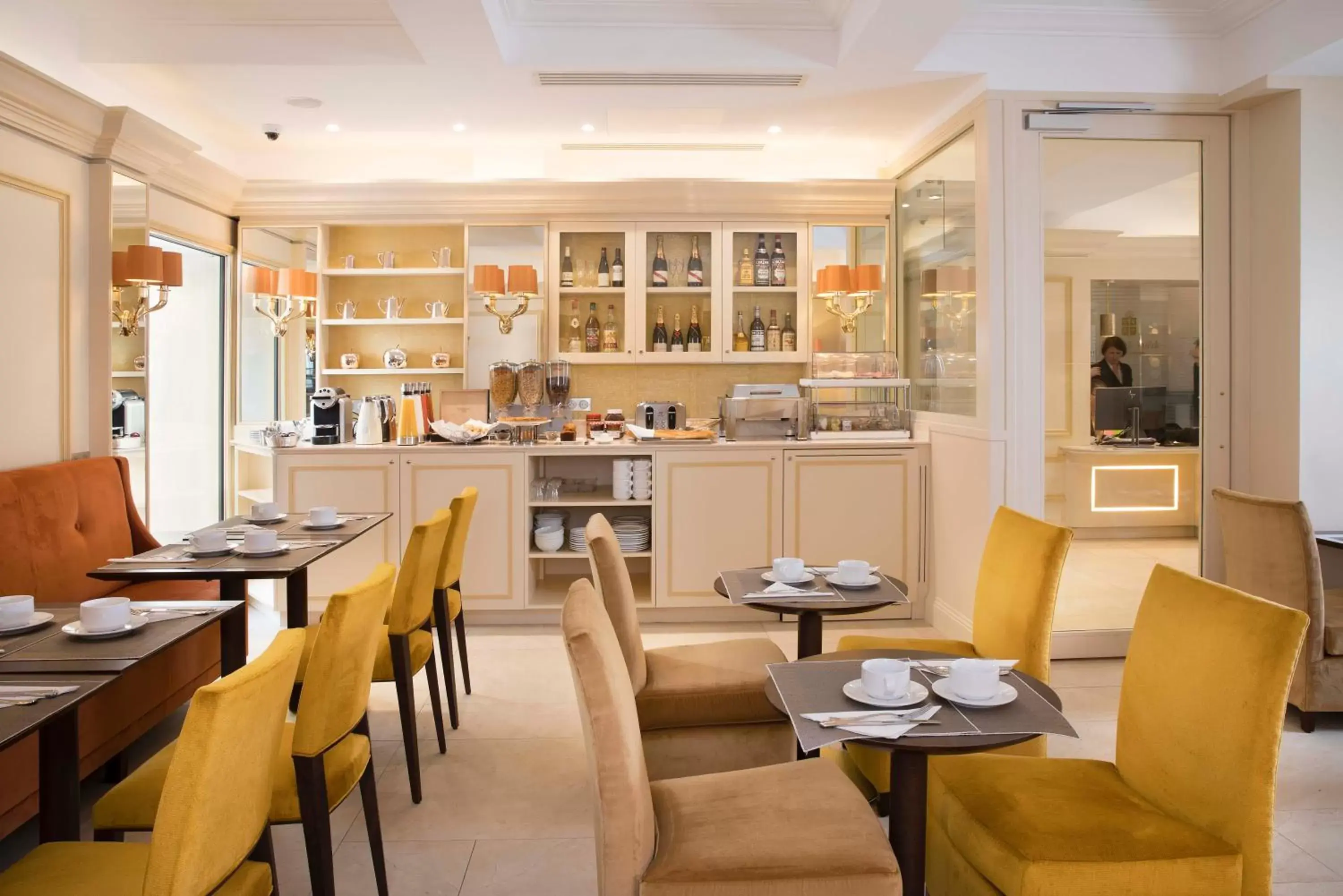 Buffet breakfast, Restaurant/Places to Eat in Hotel De Suede Saint Germain