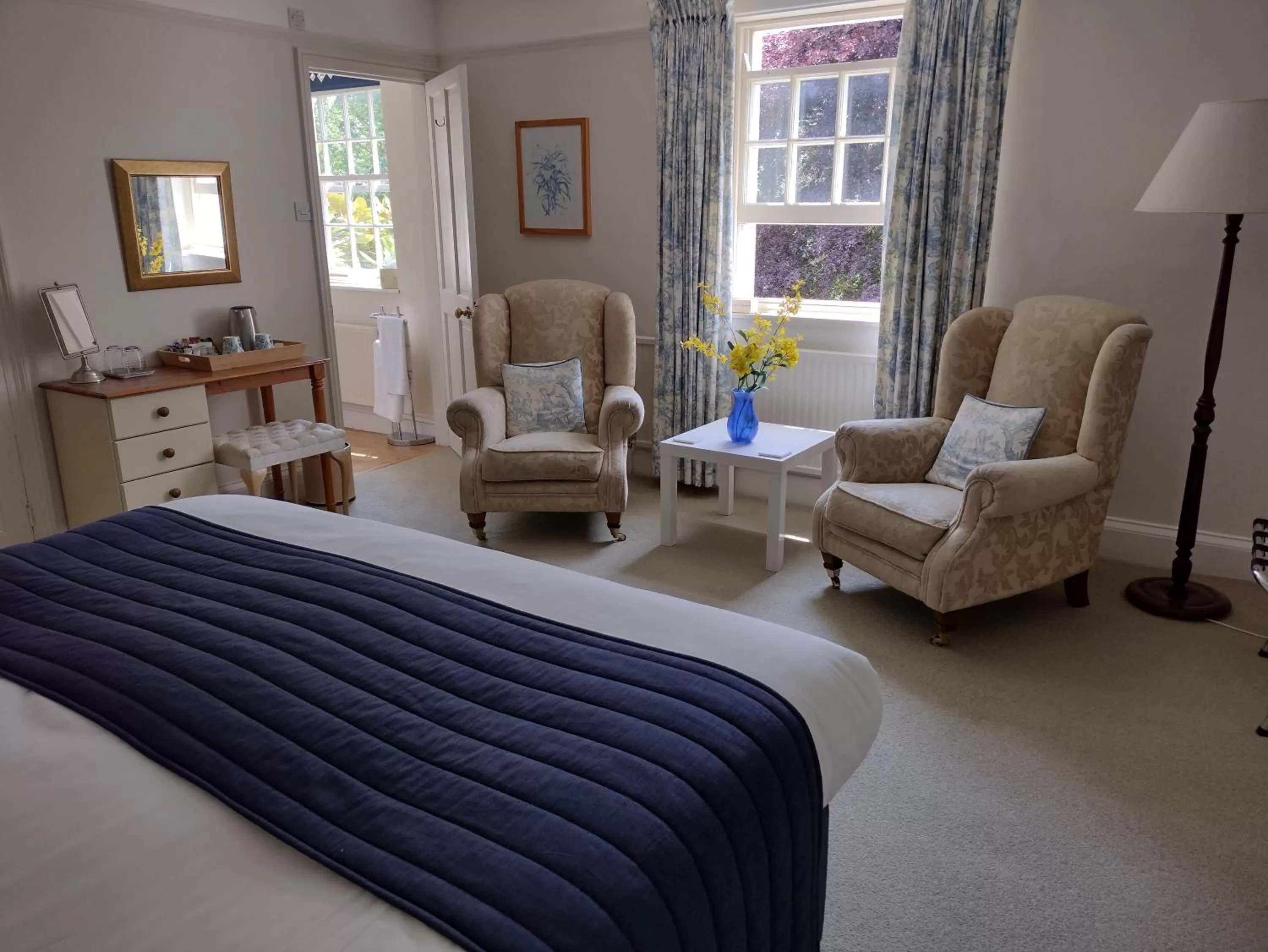 Bedroom, Bed in Buckley Farmhouse B & B
