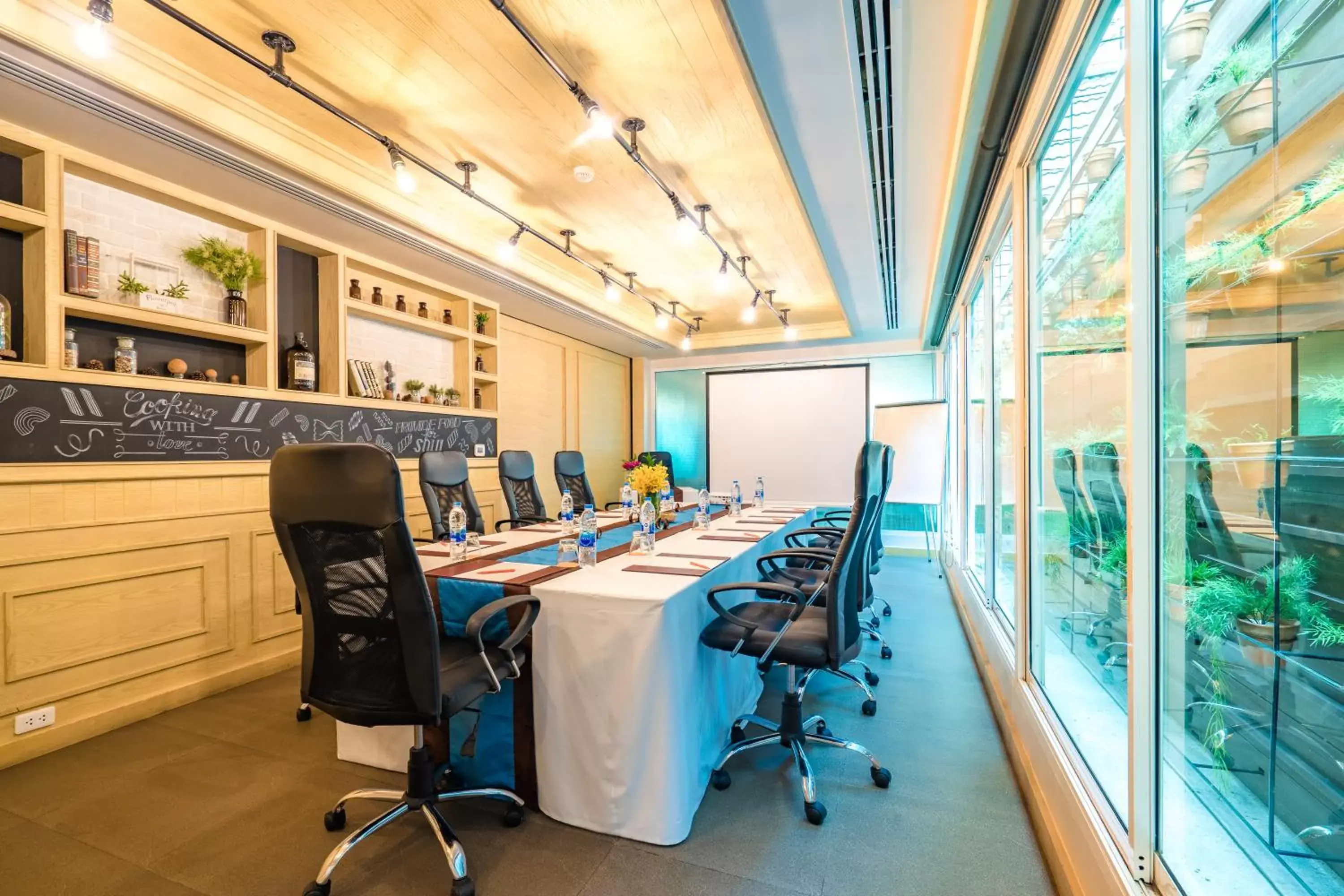 Meeting/conference room in Citrus Sukhumvit 11 by Compass Hospitality