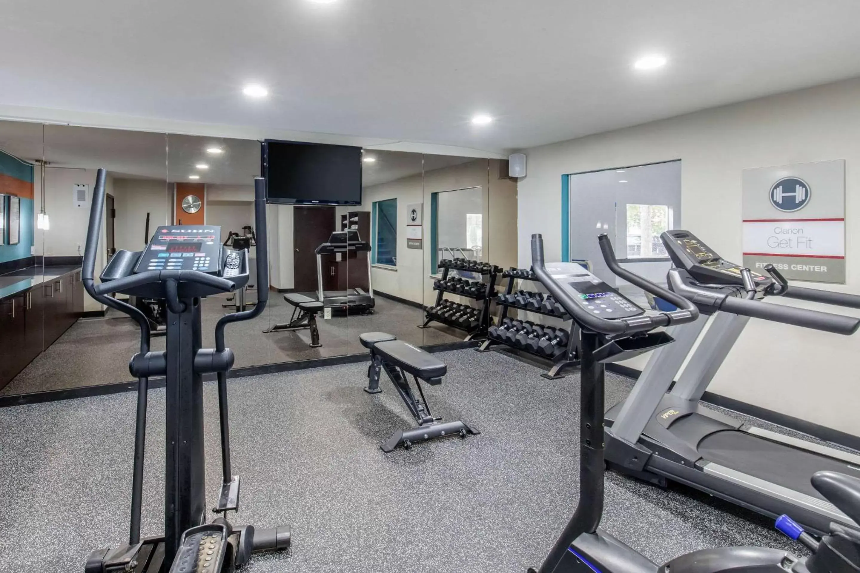 Fitness centre/facilities, Fitness Center/Facilities in Clarion Inn & Suites DFW North
