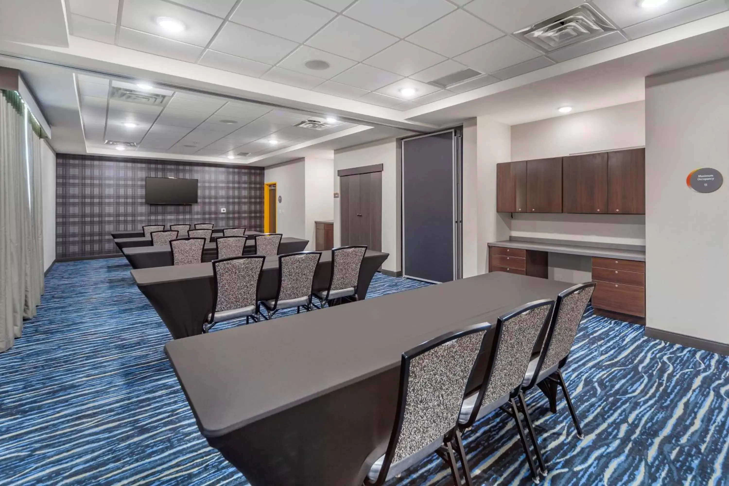 Meeting/conference room in GLō Best Western Dawley Farms In Sioux Falls