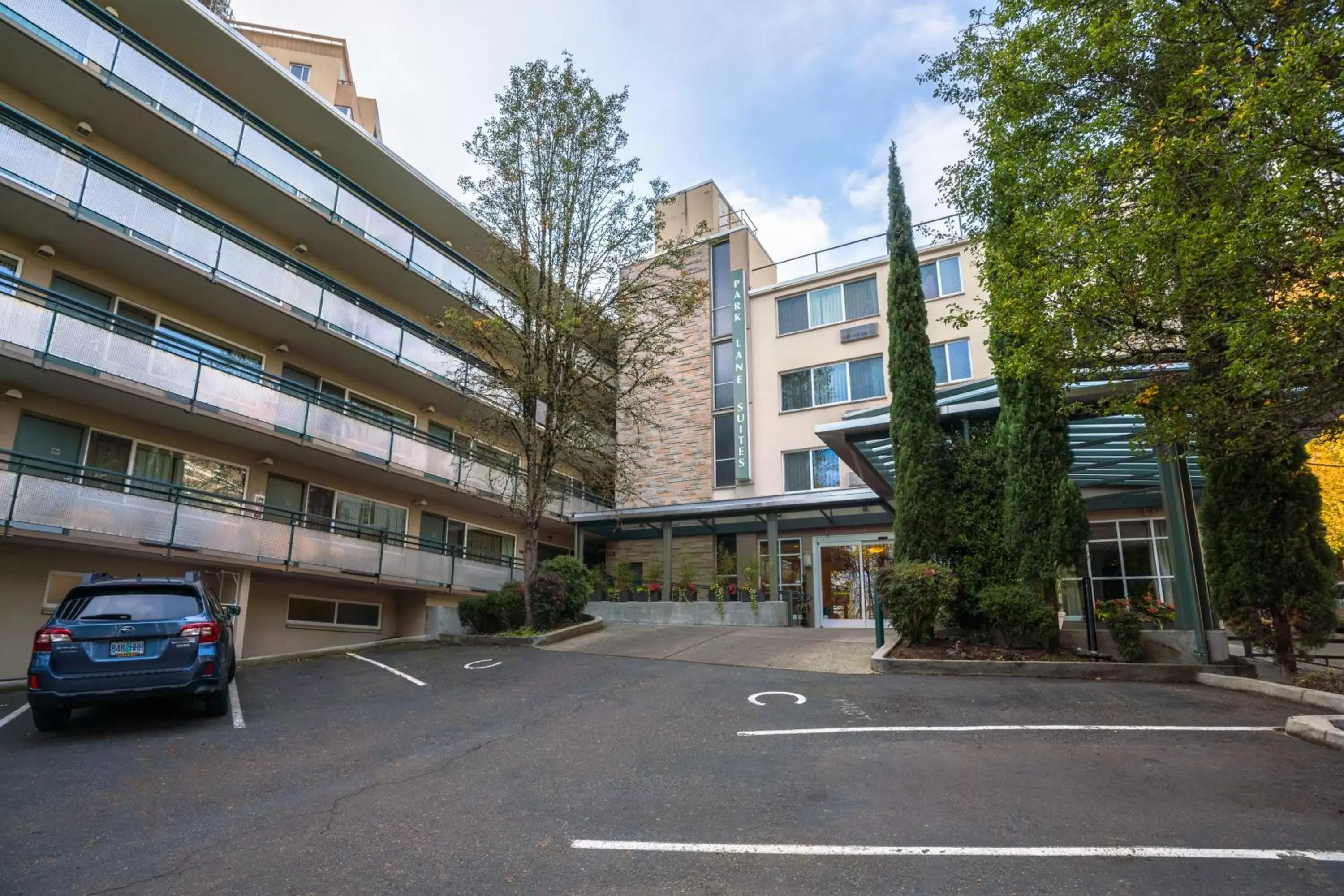 Facade/entrance, Property Building in Park Lane Suites & Inn