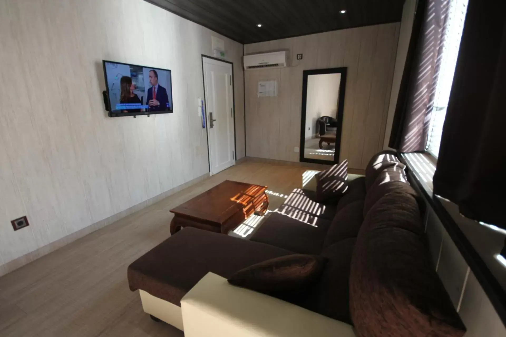 TV and multimedia, Seating Area in Hotel Copacabana Tarifa Beach