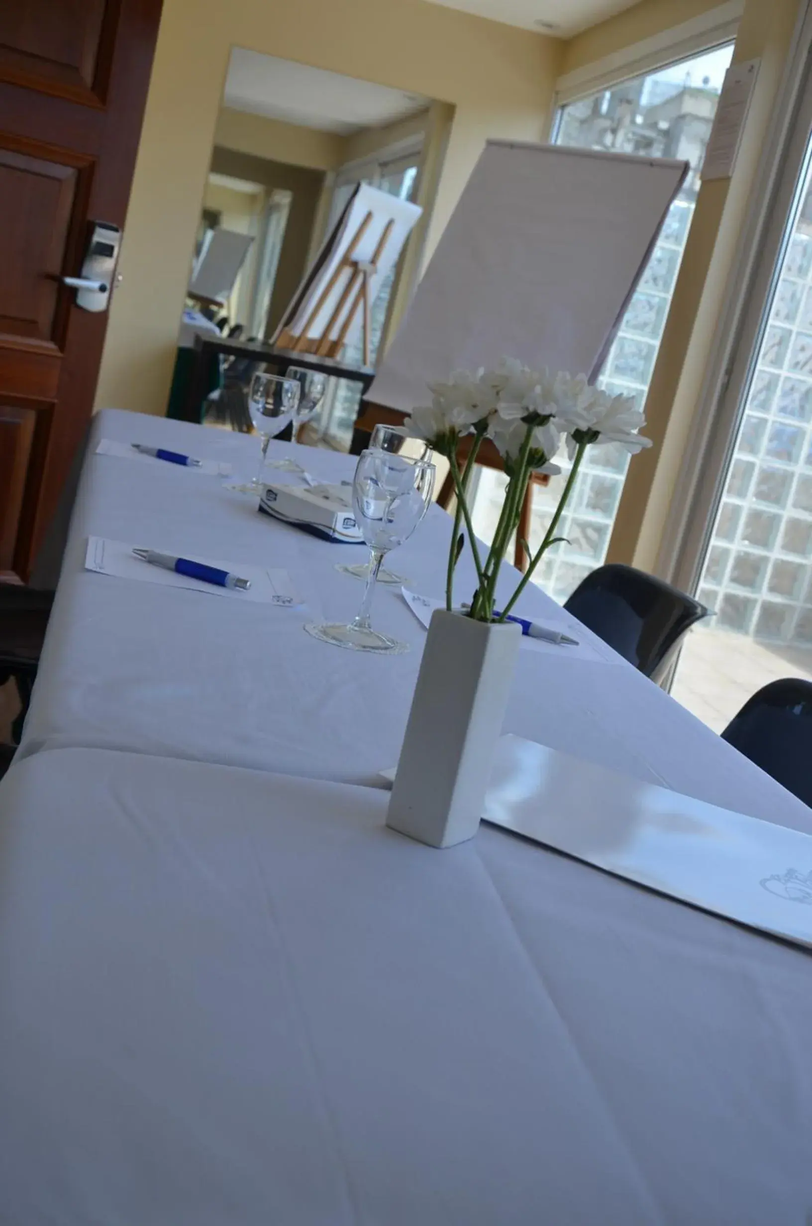 Business facilities, Restaurant/Places to Eat in Bisonte Palace Hotel