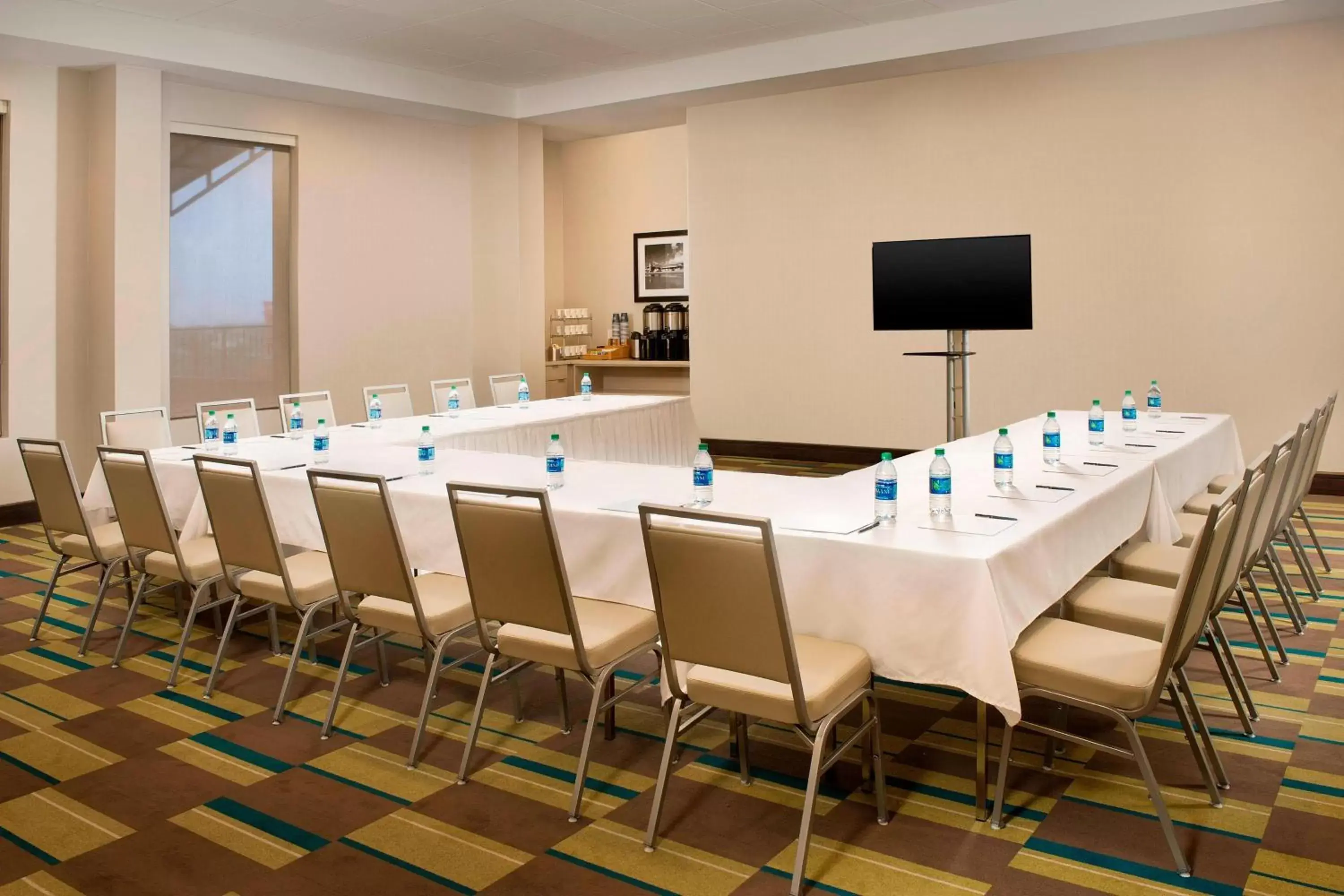 Meeting/conference room in Four Points by Sheraton Jacksonville Beachfront