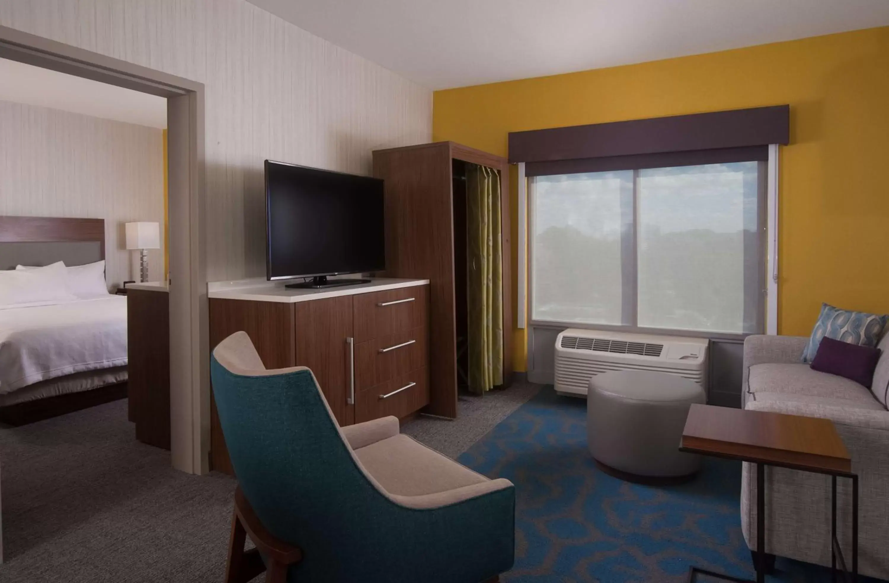 Bedroom, Seating Area in Home2 Suites By Hilton Atlanta Perimeter Center
