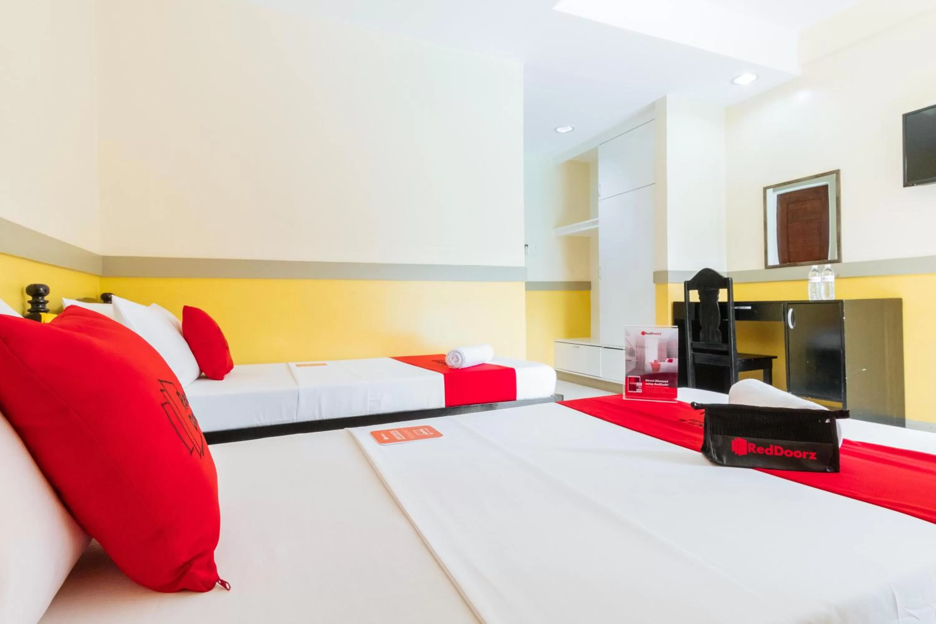 Bed in RedDoorz Premium @ Gabinete Road Palawan