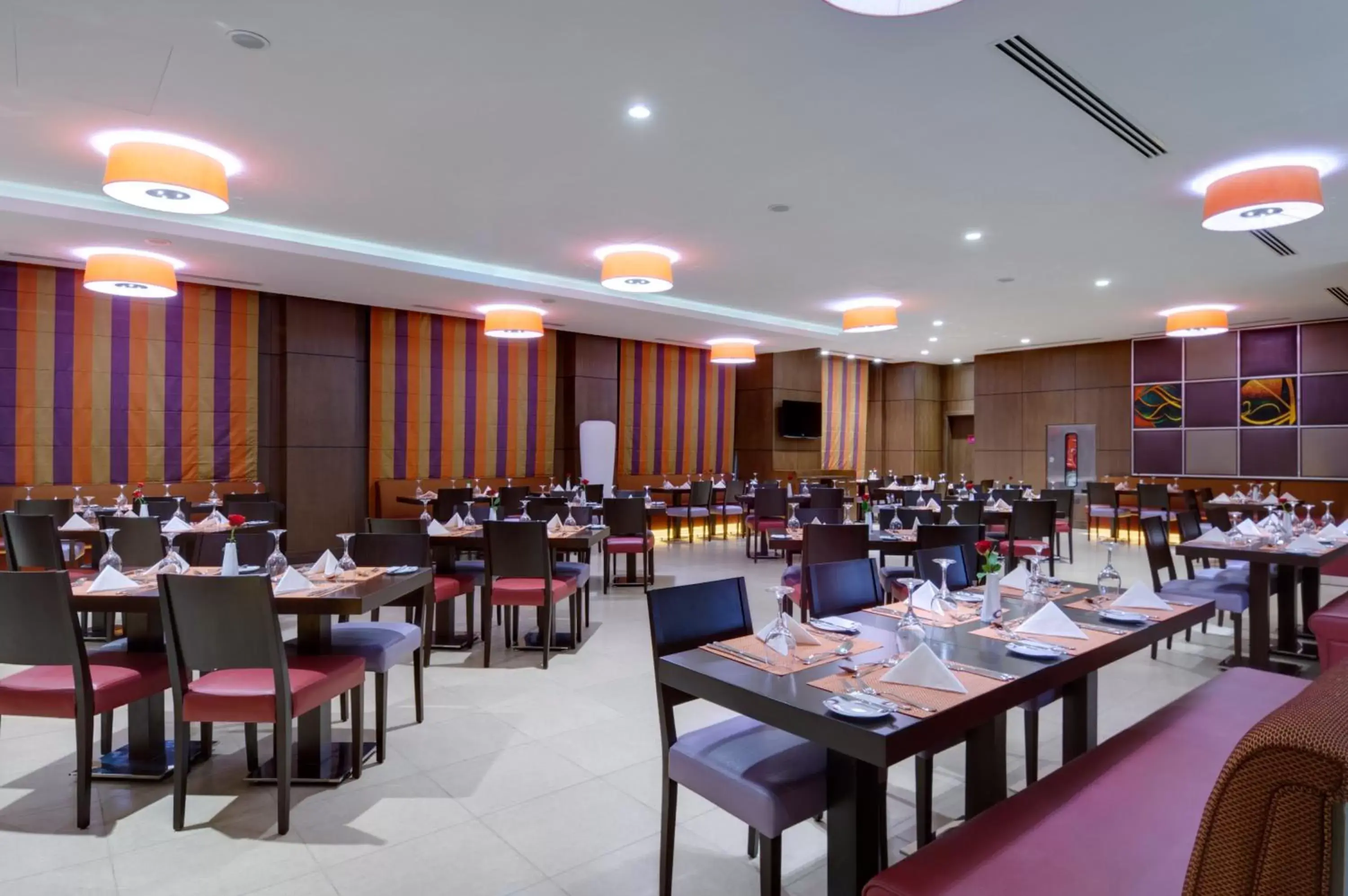 Restaurant/Places to Eat in Crowne Plaza Madinah, an IHG Hotel