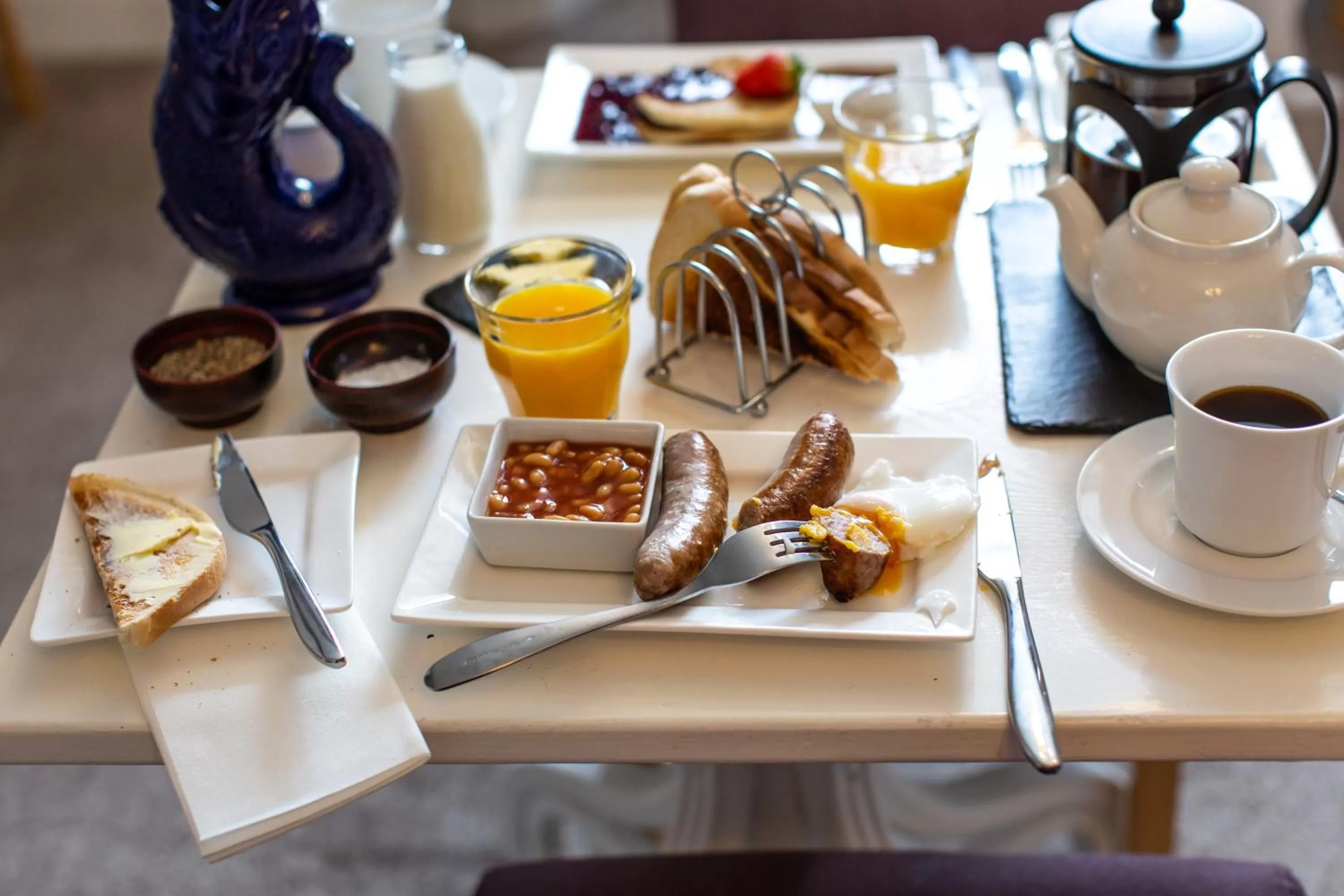 Breakfast in Lyme Townhouse