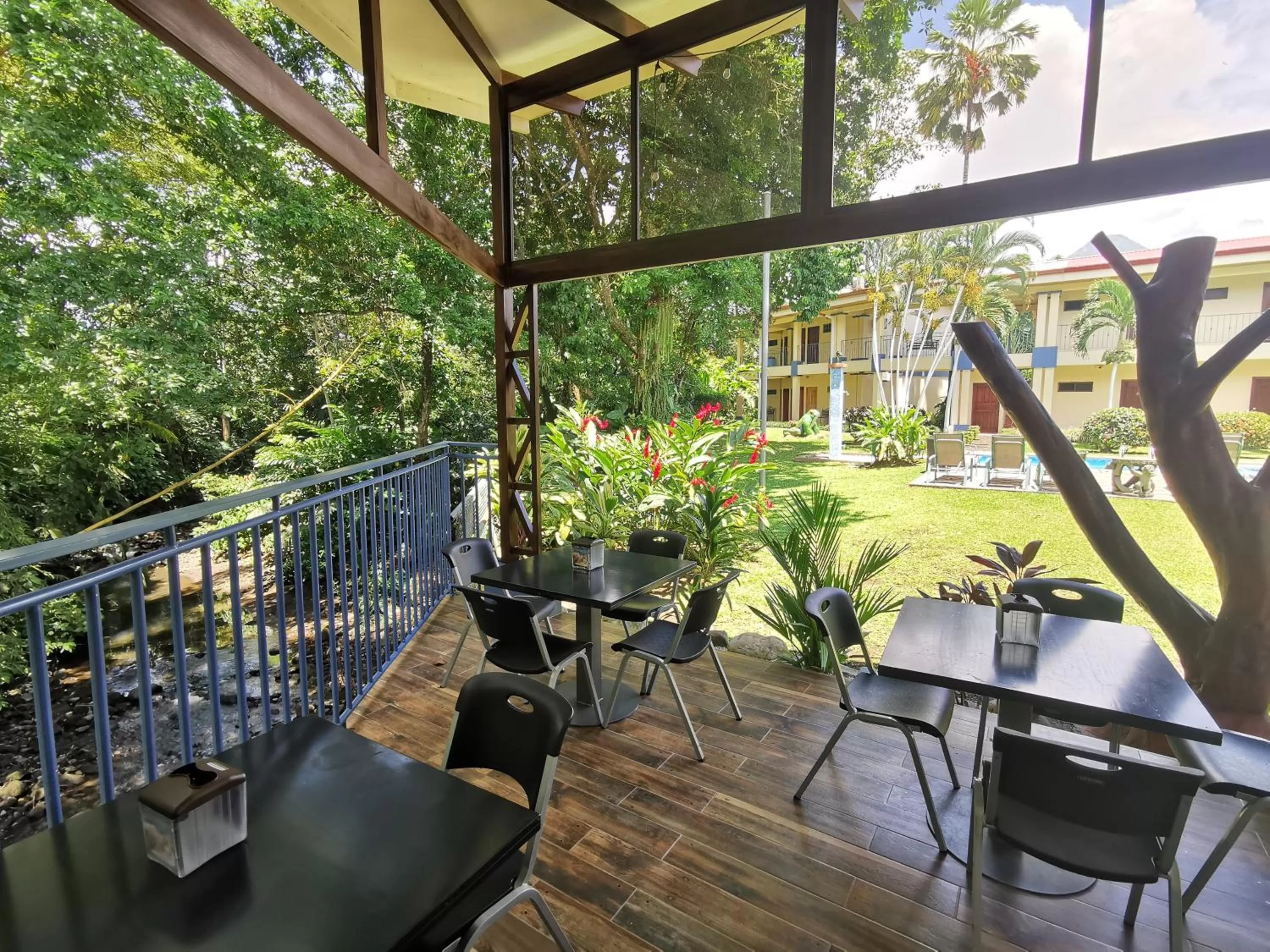 Restaurant/places to eat in Hotel Monte Real