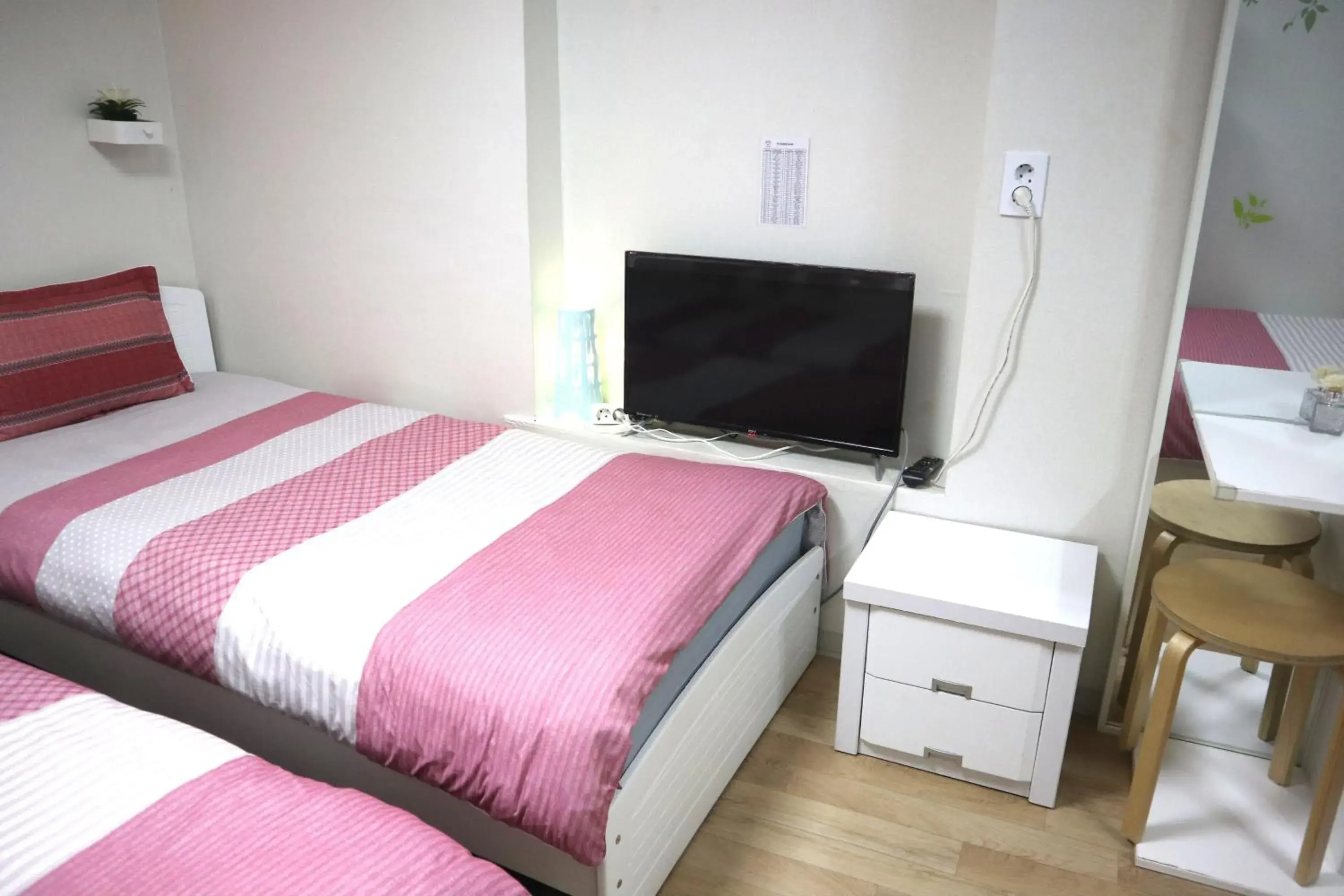 TV and multimedia, Bed in Jeong House Hongdae