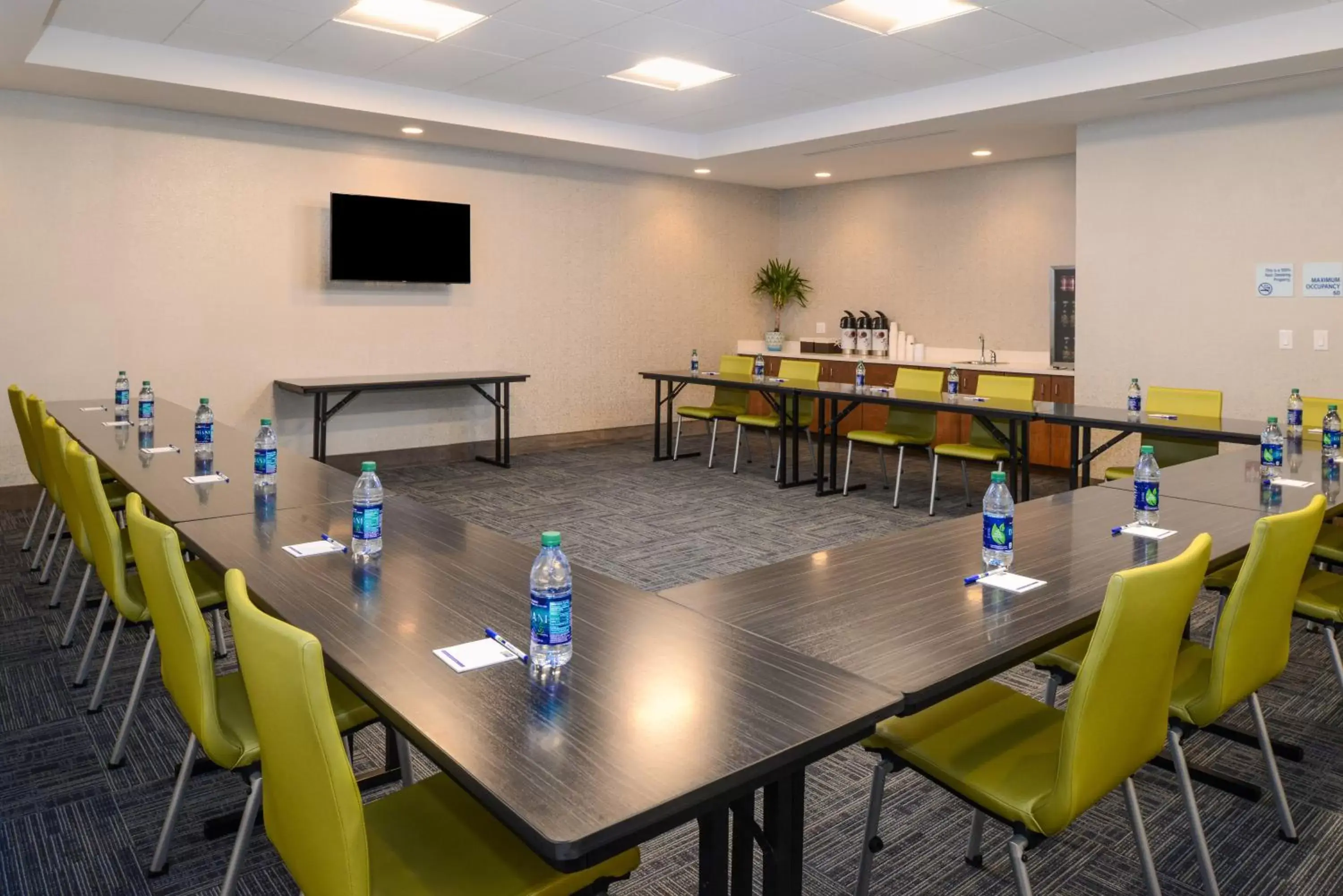 Meeting/conference room in Holiday Inn Express & Suites - St. Petersburg - Madeira Beach, an IHG Hotel