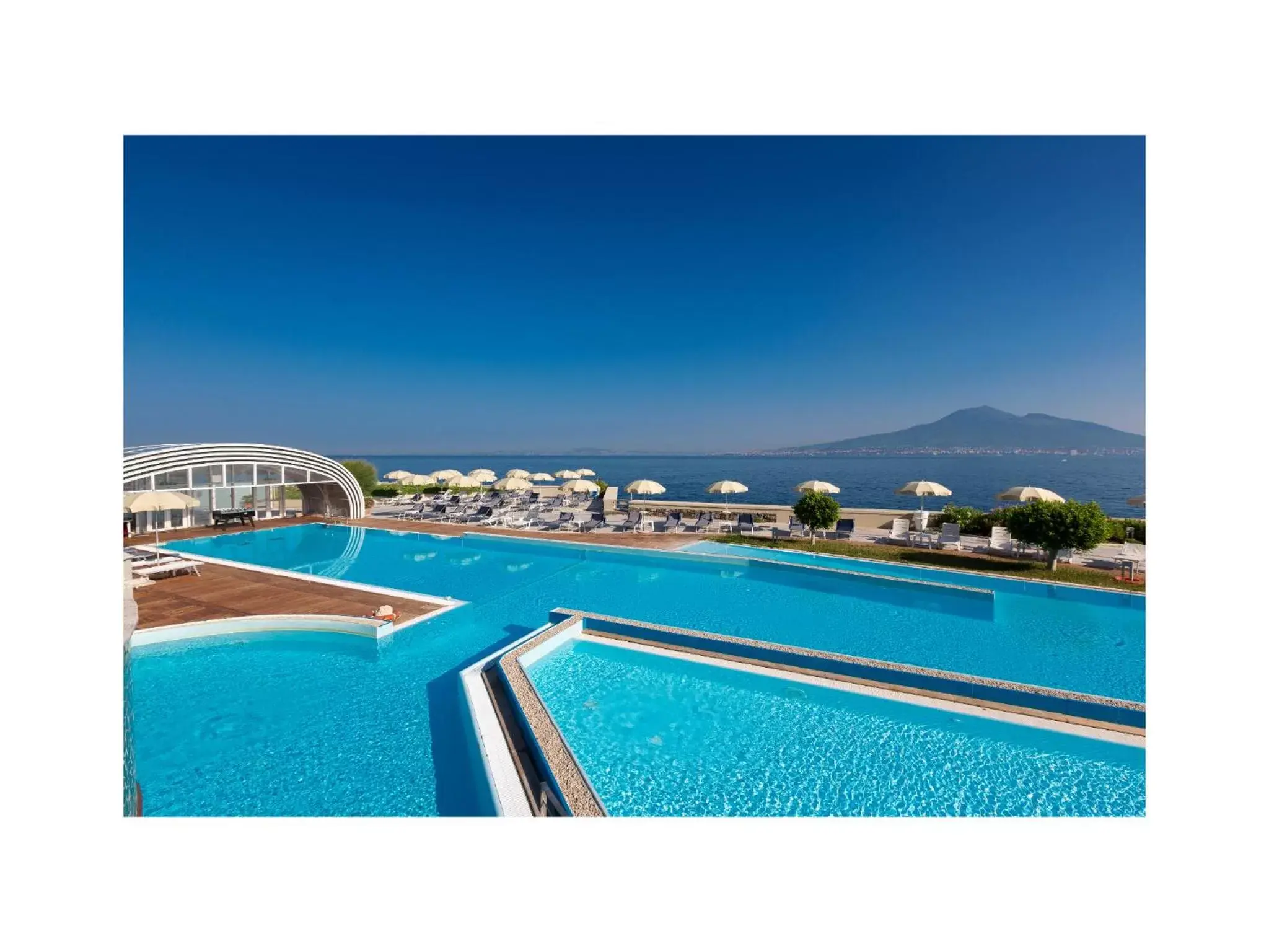 Swimming Pool in Towers Hotel Stabiae Sorrento Coast