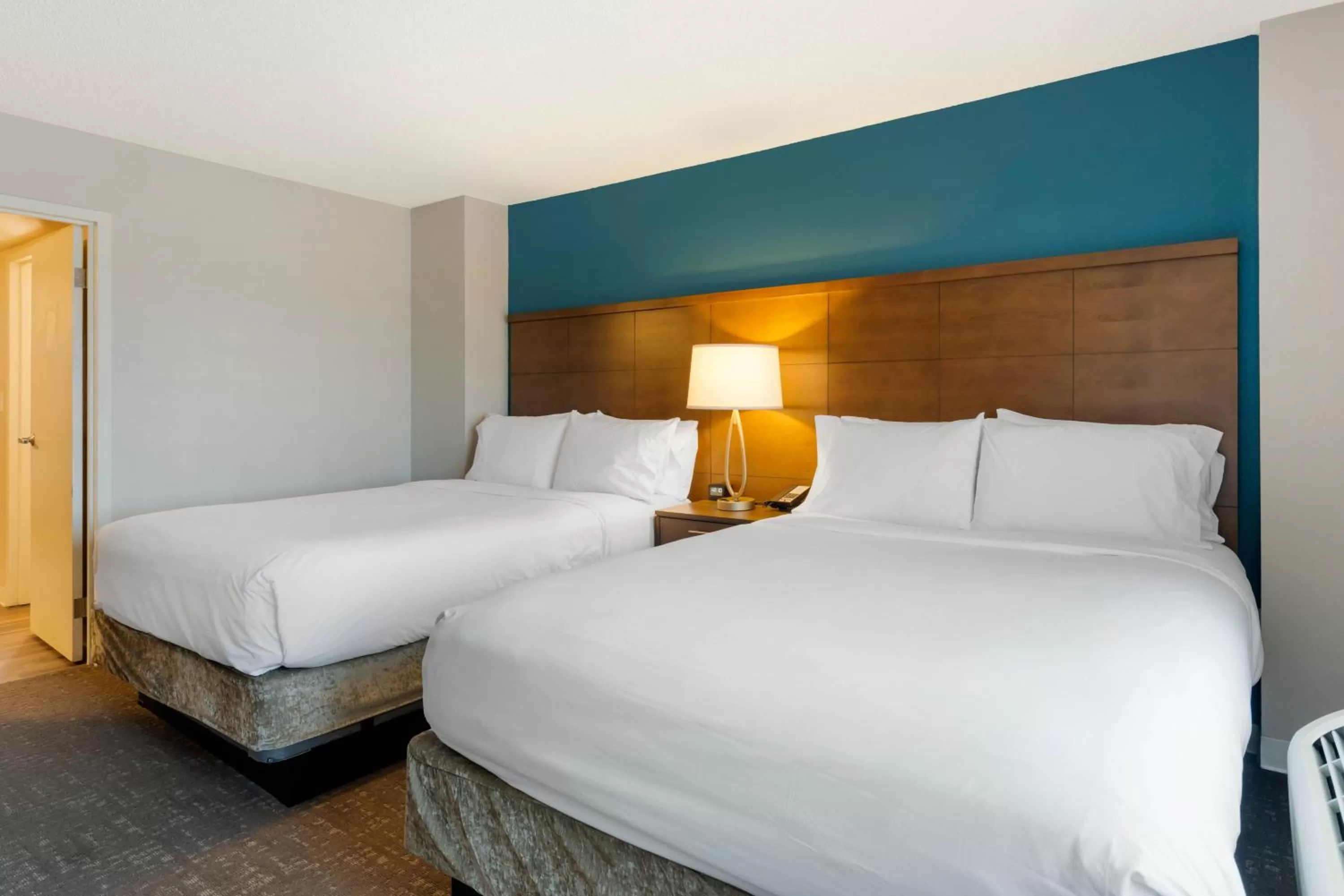 Photo of the whole room, Bed in Staybridge Suites Orlando Royale Parc Suites by IHG
